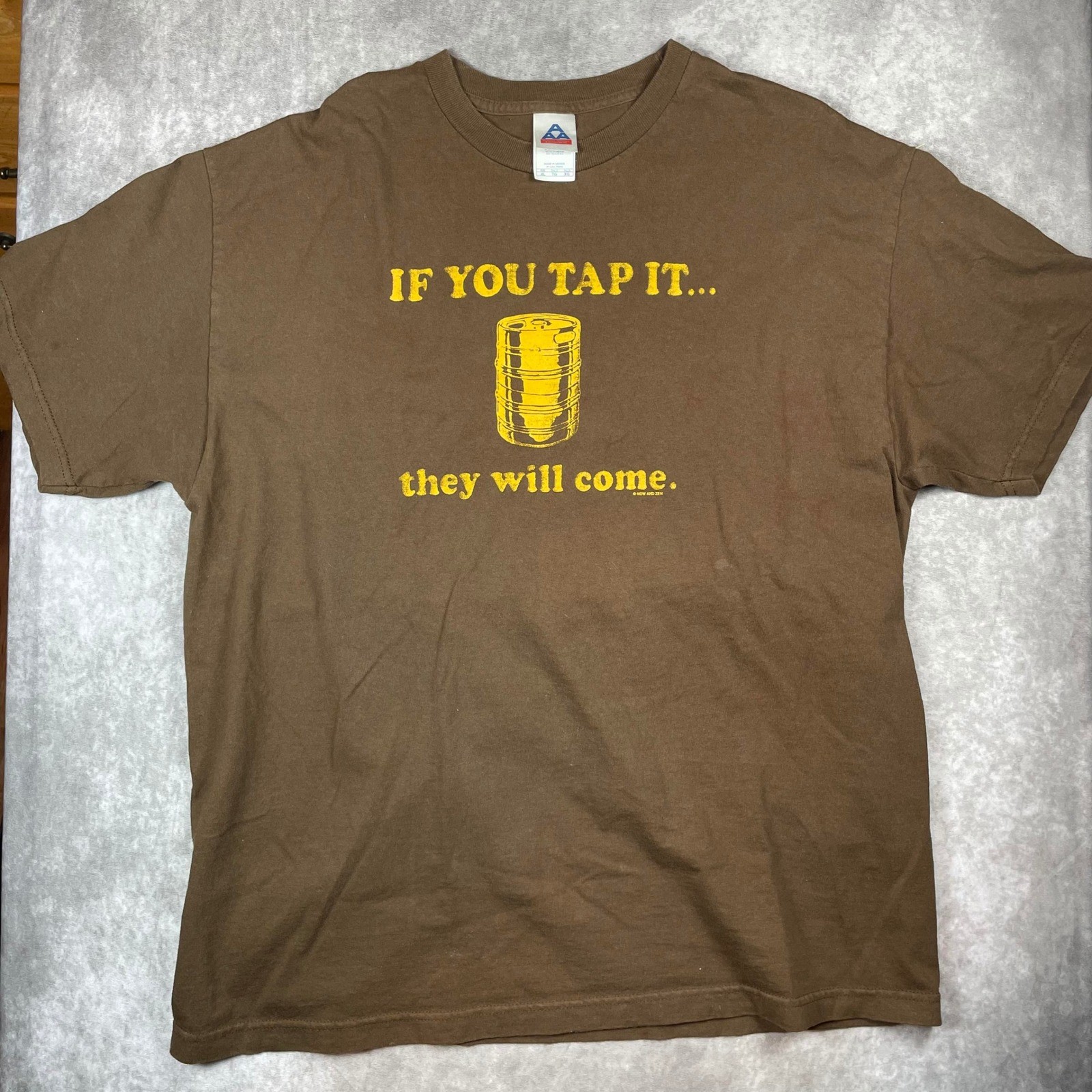 VTG Alstyle Apparel Mens XL Brown Funny Beer Keg Graphic T-Shirt Tap It Humor