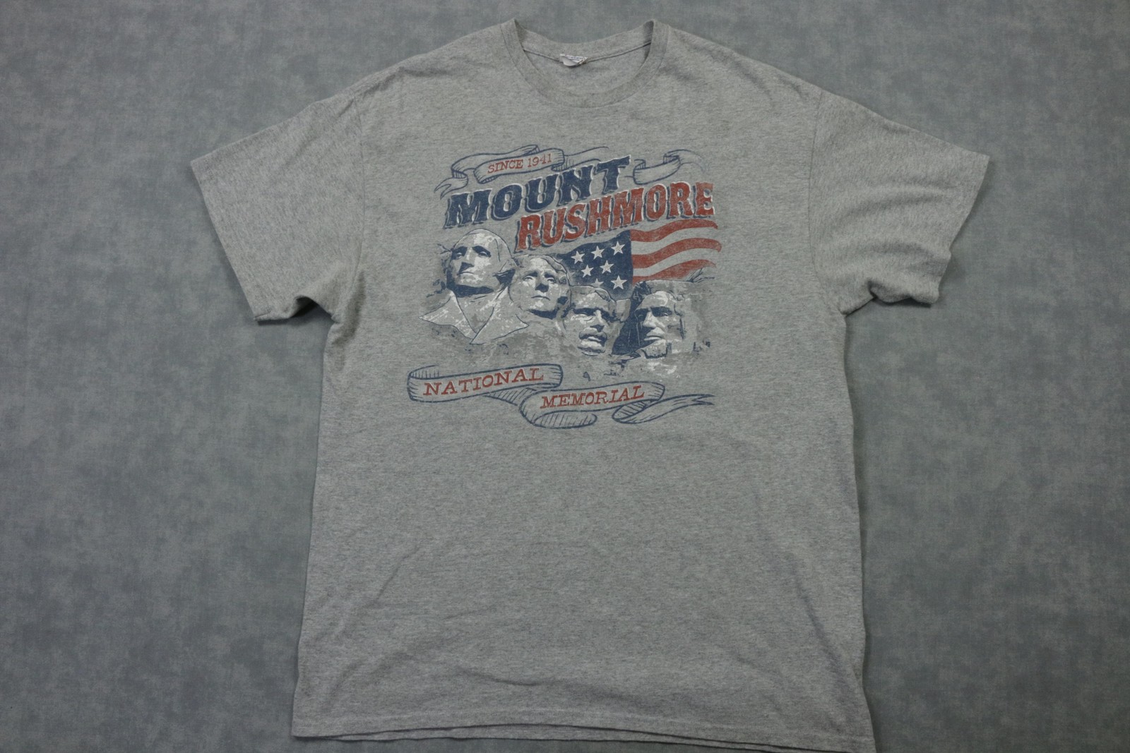 Delta Shirt Mens L Gray Mount Rushmore National Memorial Flag USA Graphic Tee