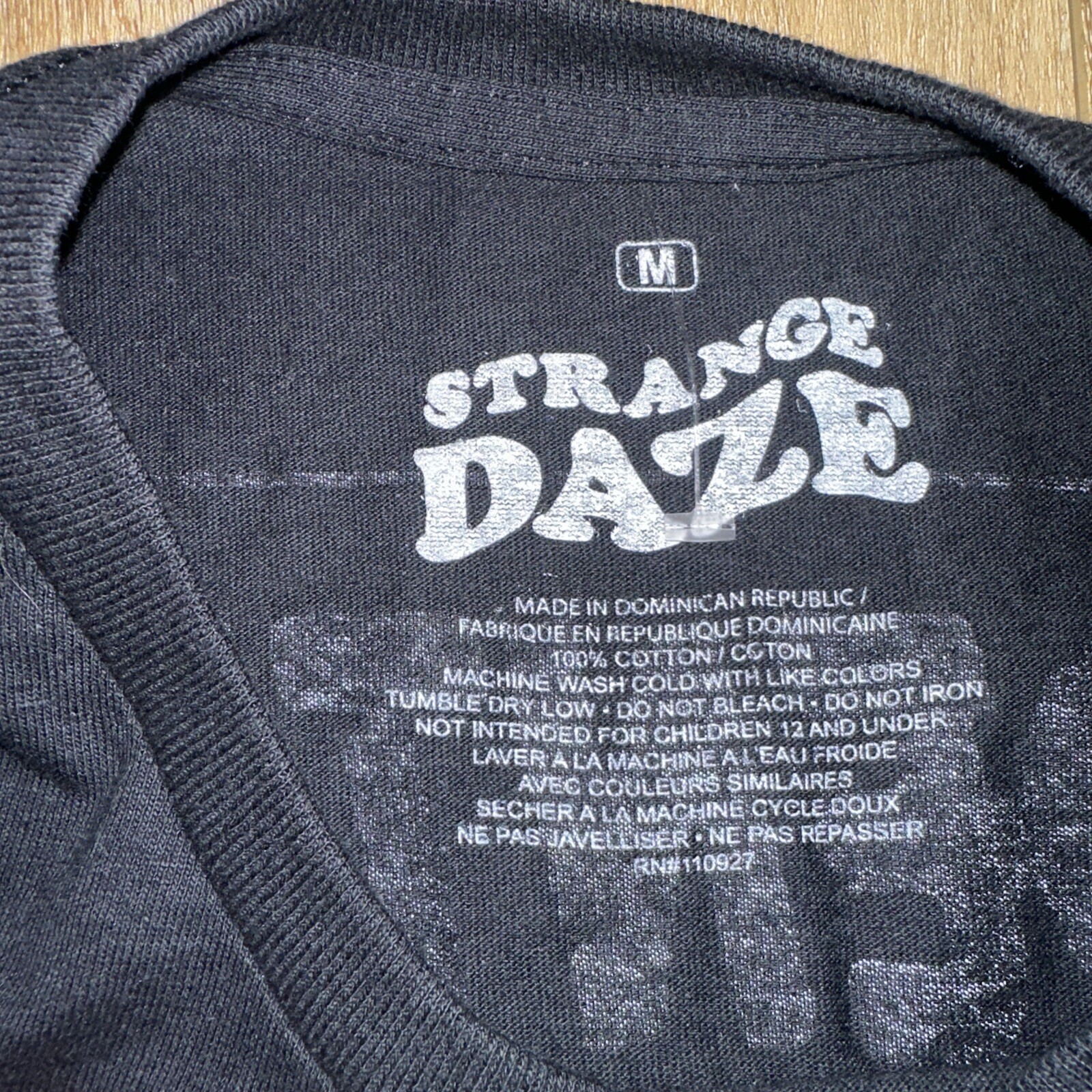 Alien Strange Daze Men’s Graphic Sci-fi T-Shirt Size Medium Black NWOT