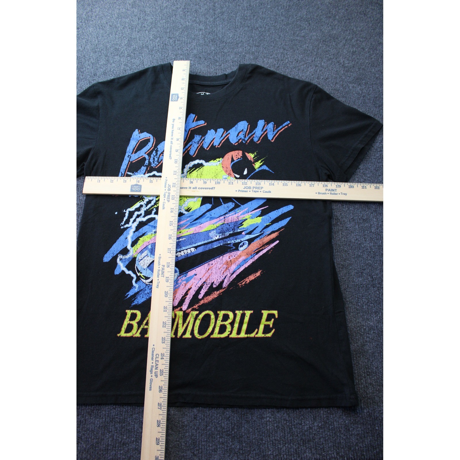 DC Comics Batman Batmobile Graphic T-Shirt Mens Medium Black Retro Neon 2024