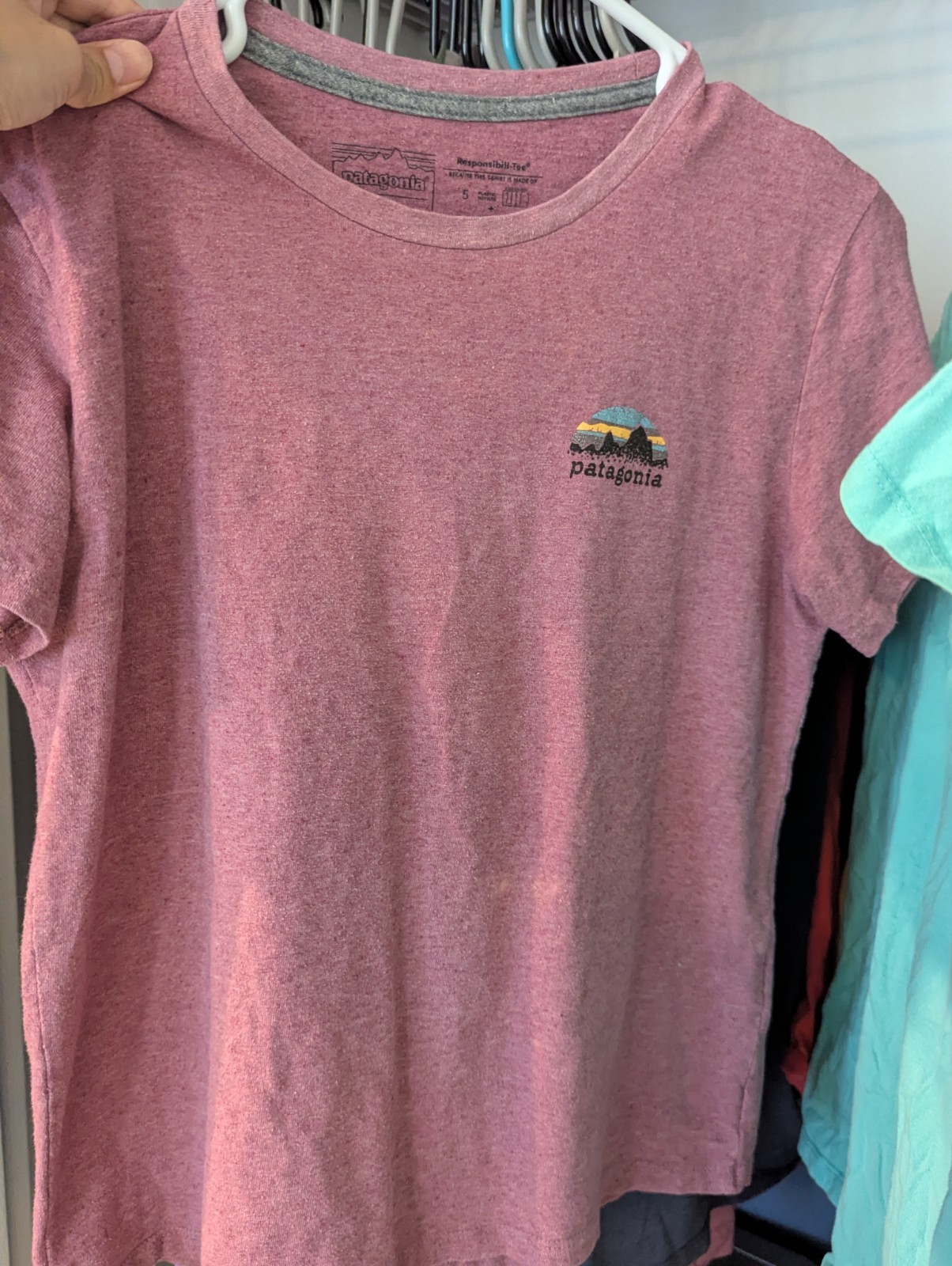 Patagonia Responsibili-Tee Women’s M Pink Crew Neck Short Sleeve Logo T-Shirt