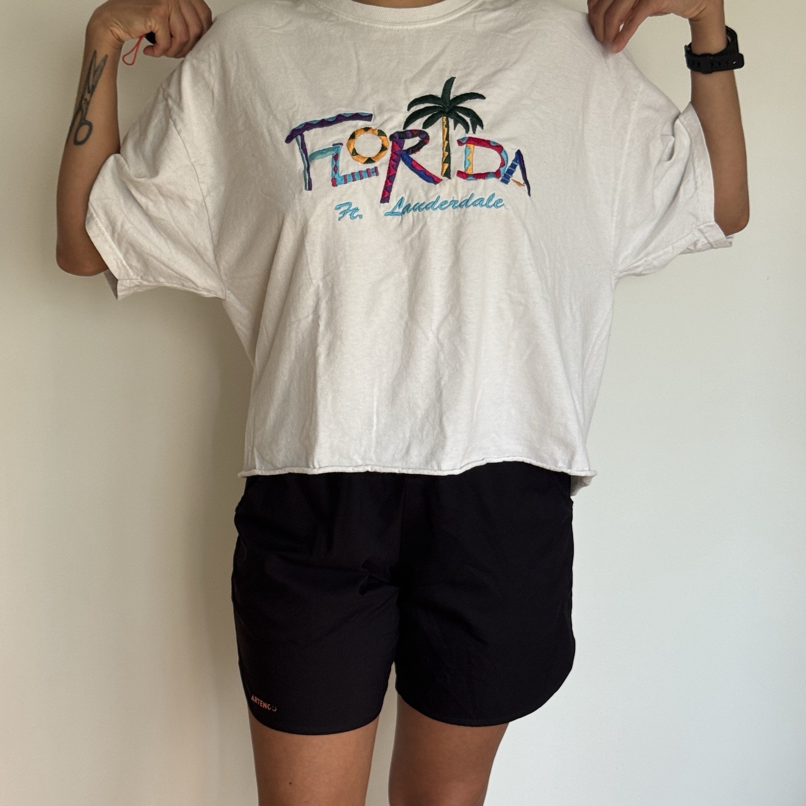 Vintage 90s Ft. Lauderdale cropped tee. Unisex Fit. Men’s Size XL 100% Cotton