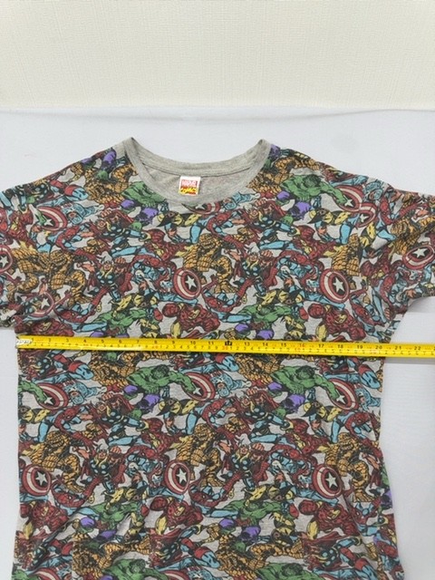 Marvel Comics Multicolor All-Over Superhero T-Shirt Size M Men Set