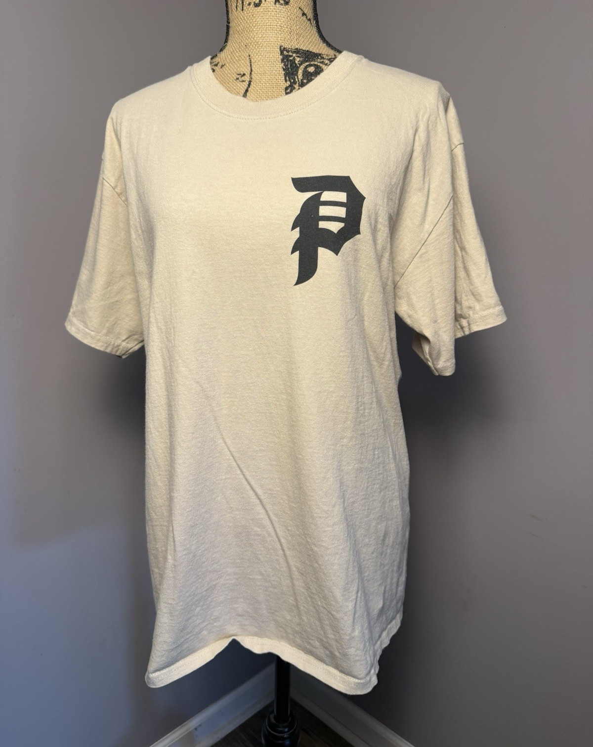 Primitive Men’s L Beige Logo Crew Neck Short Sleeve Dragon Graphic T-Shirt