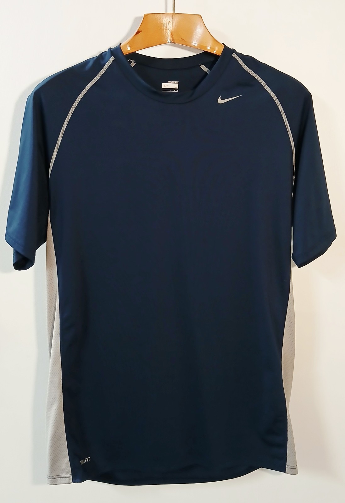 NIKE Fit Dry Blue and Gray Short Sleeve Crew Neck Pullover Men’s Large NWOT
