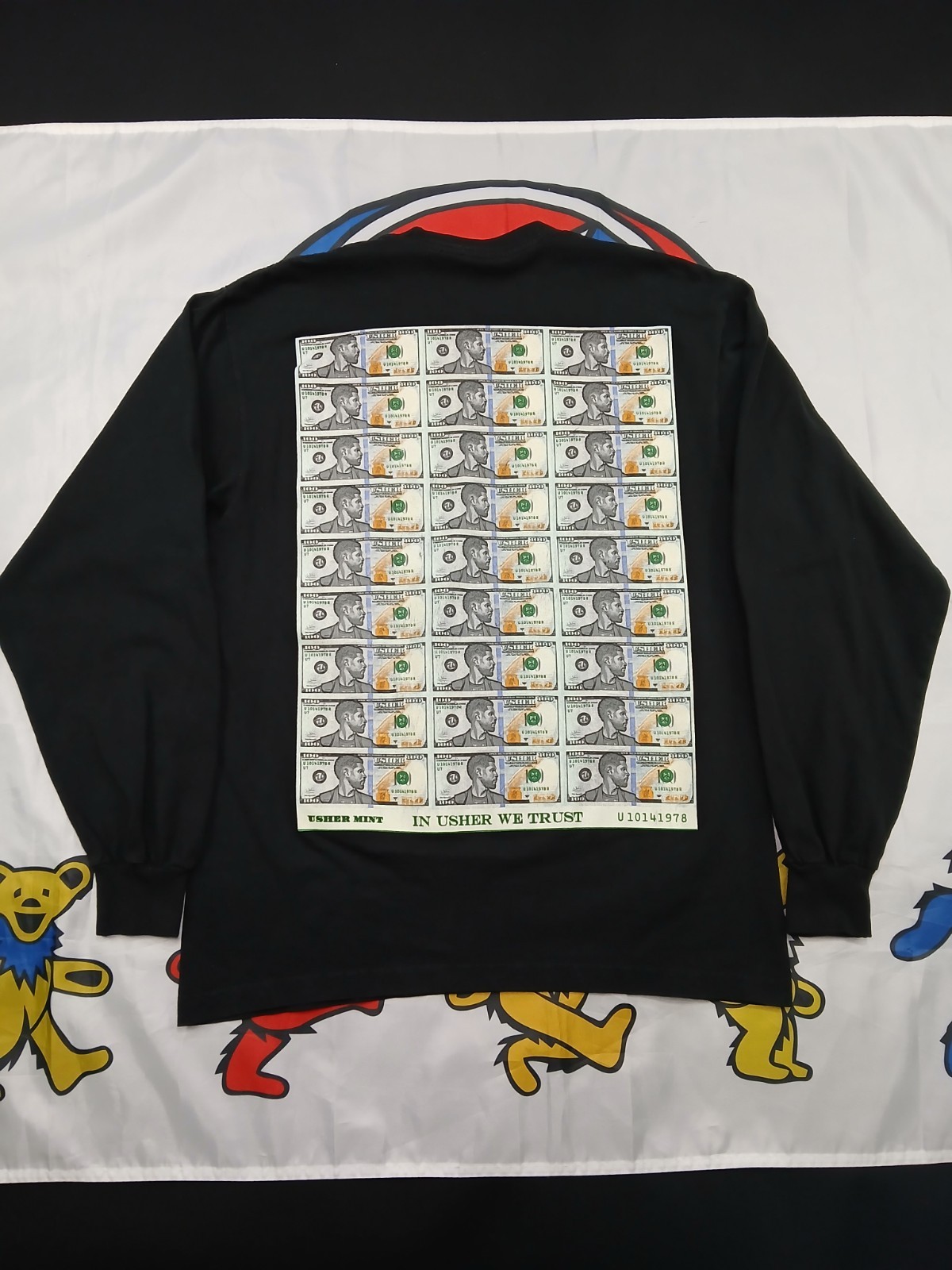 Usher Ushbucks Long Sleeve T-Shirt Back Money Graphic Men’s S