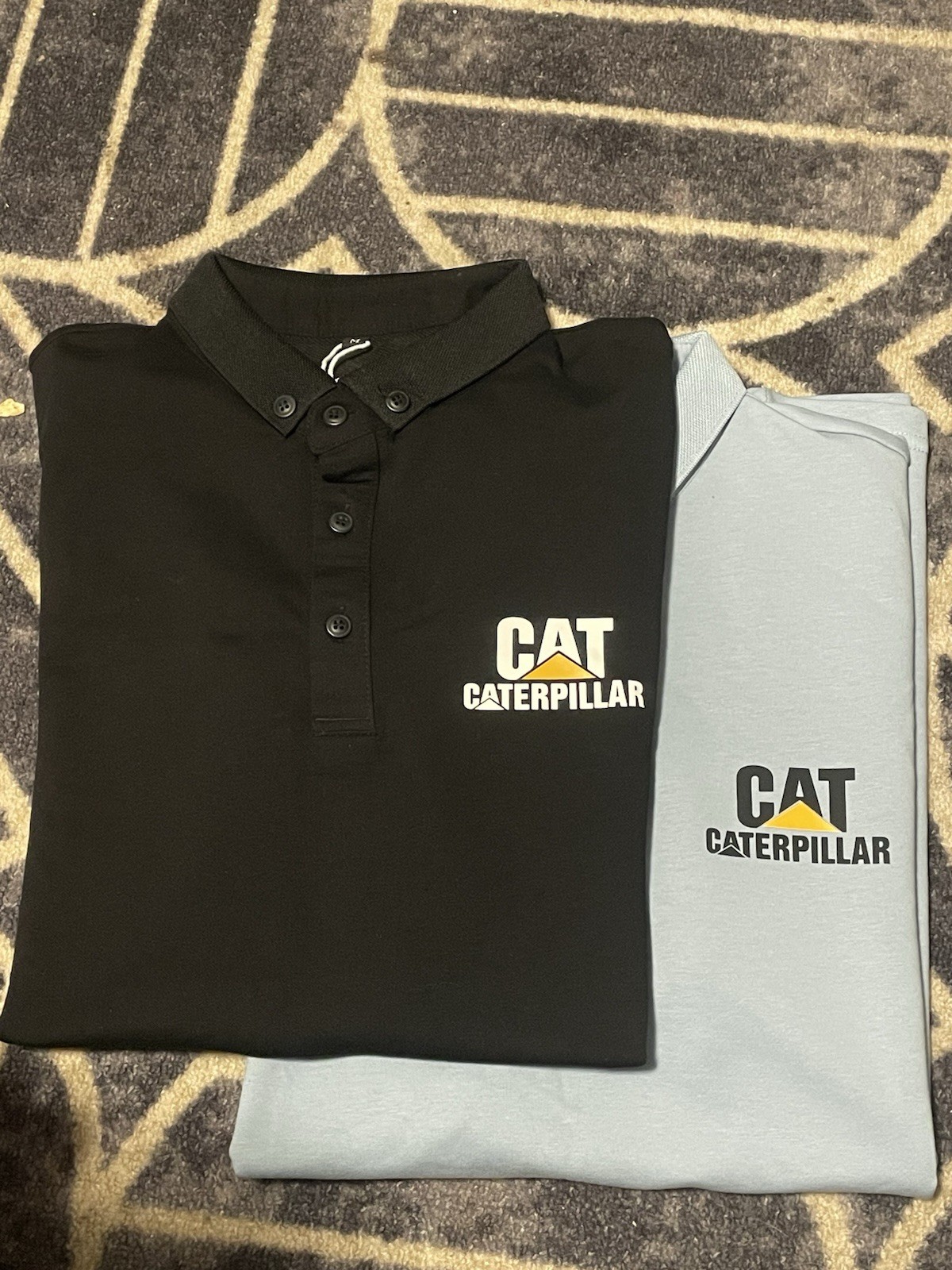 Caterpillar Men’s Size Large Black Light Blue Polo Shirt Collared Button Up