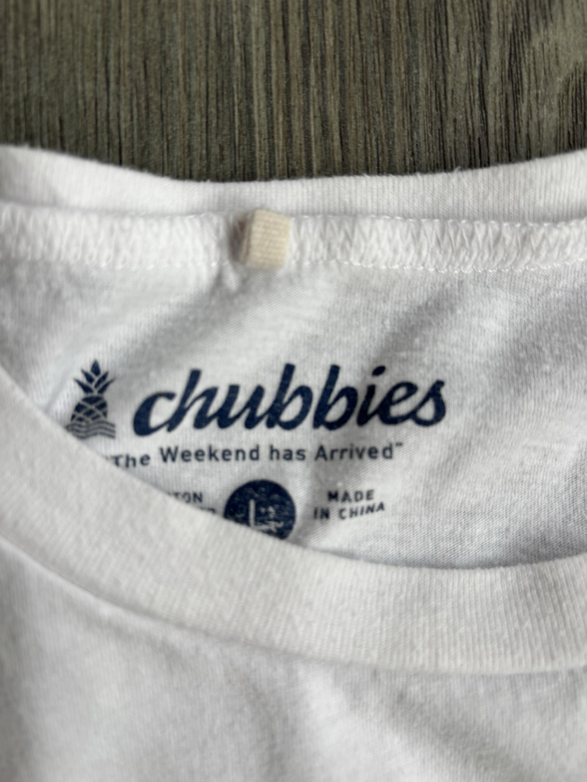 Chubbies Men’s The Weekend Has Arrived White Graphic T Shirt Short Sleeve Size L