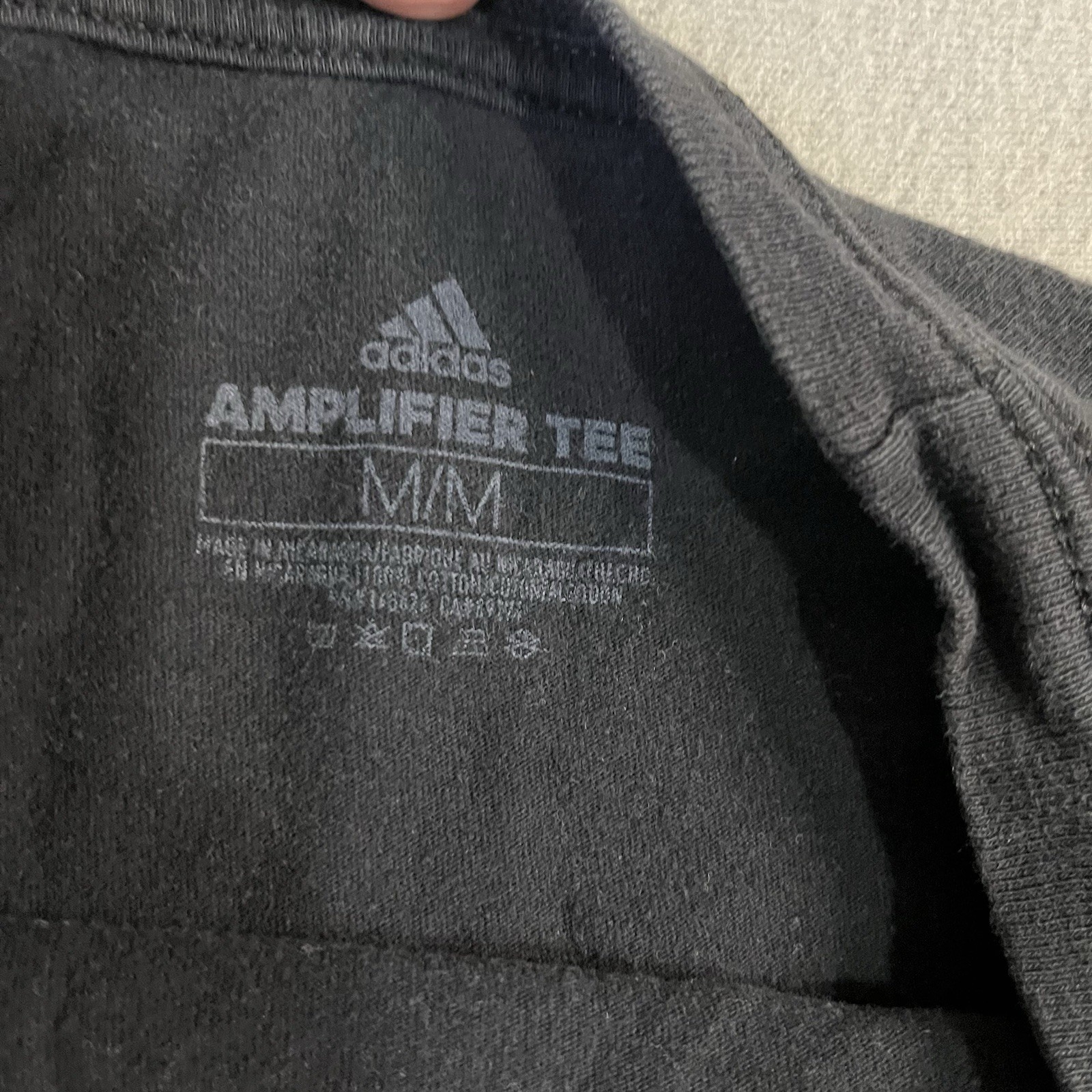 Adidas Black Amplifier Gray Digital Camo Logo T-shirt Mens Size M Short Sleeve