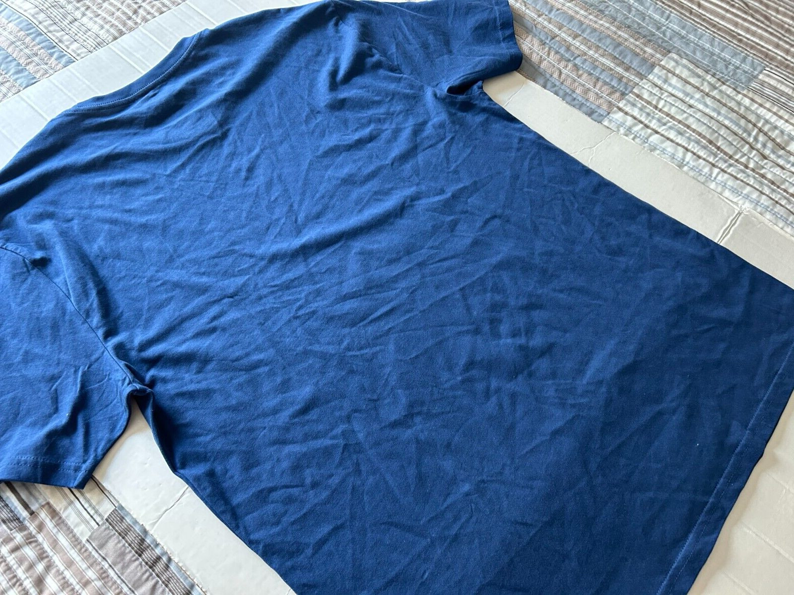 HURLEY SIZE LARGE DARK BLUE SHORT SLEEVE T-SHIRT…SEE DESCRIPTION