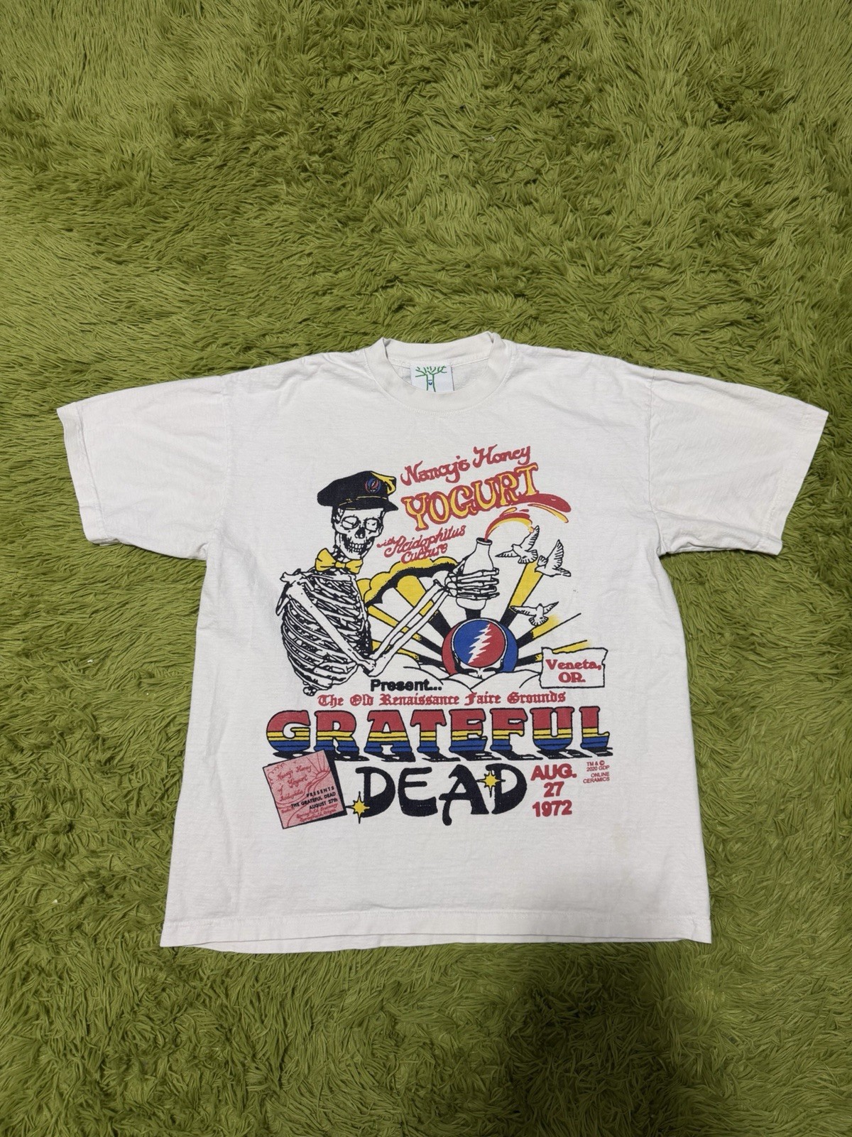 Online Ceramics Graphic T-shirt Size Medium White!!!!