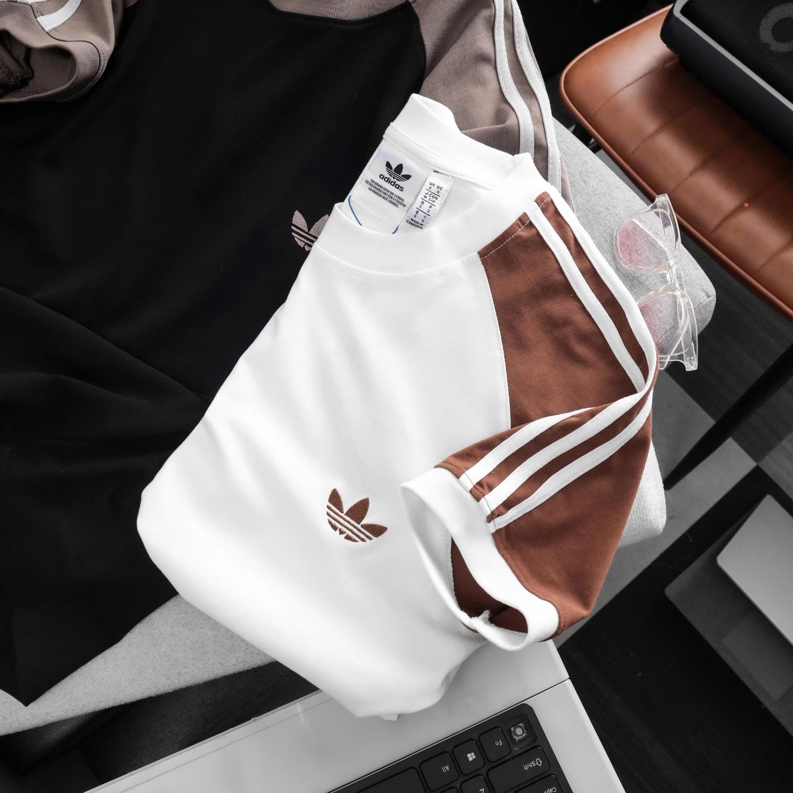 ADIDAS ORIGINALS 3-STRIPES CALIFORNIA Retro Trefoil TEE SHIRT ~ BROWN SLIM FIT