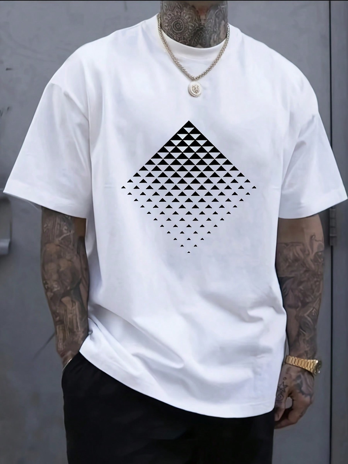 Men’s Modern Geometric Triangle Pattern T-Shirt – White & Black Casual Tee
