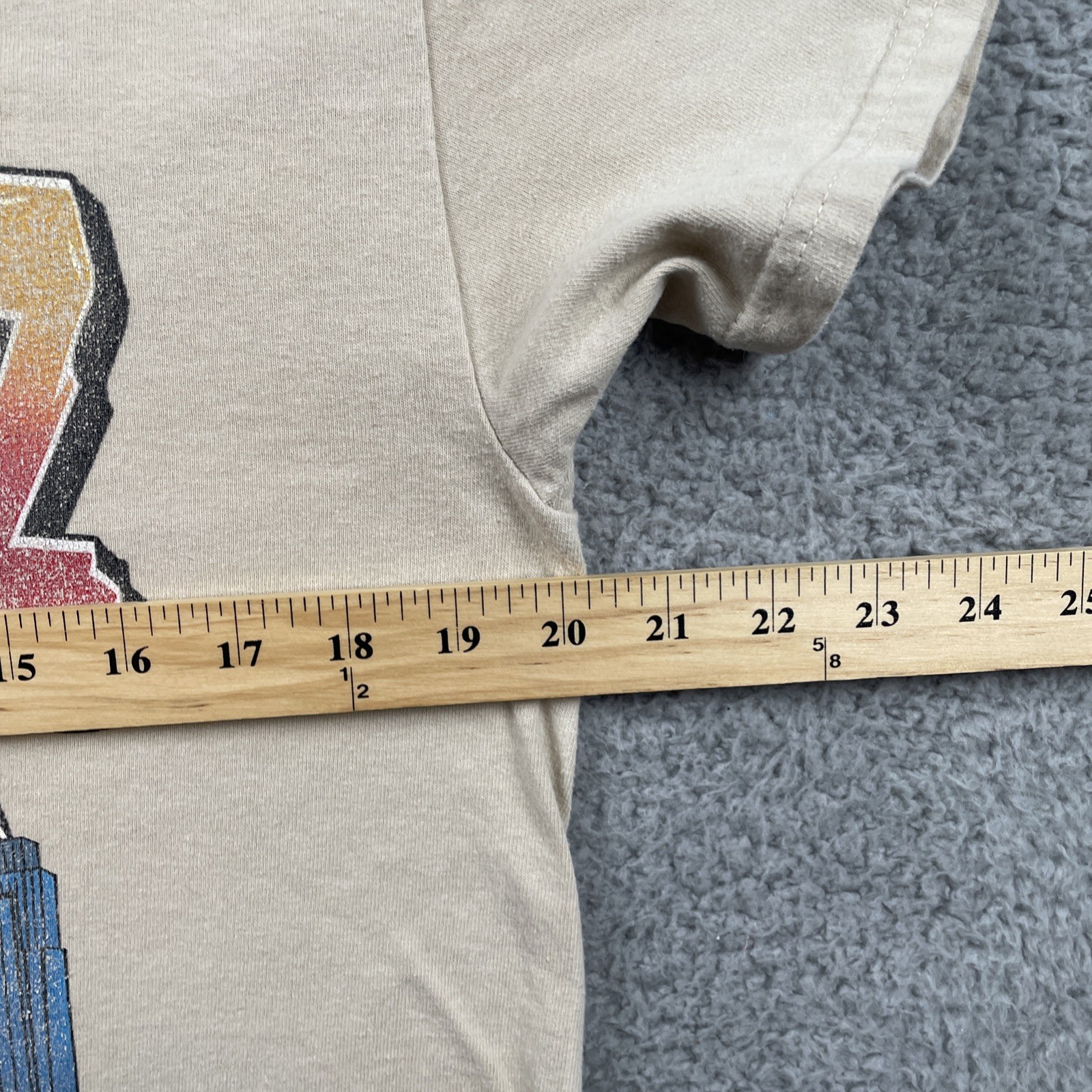 Elly Lacruz Mens T-shirt Cincinnati Reds Medium Beige Baseball 100% Cotton
