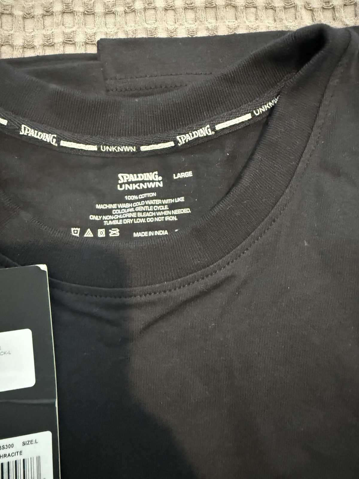 UNKNWN x Spalding T-Shirt Collab (LeBron James Brand) – Men’s Size L