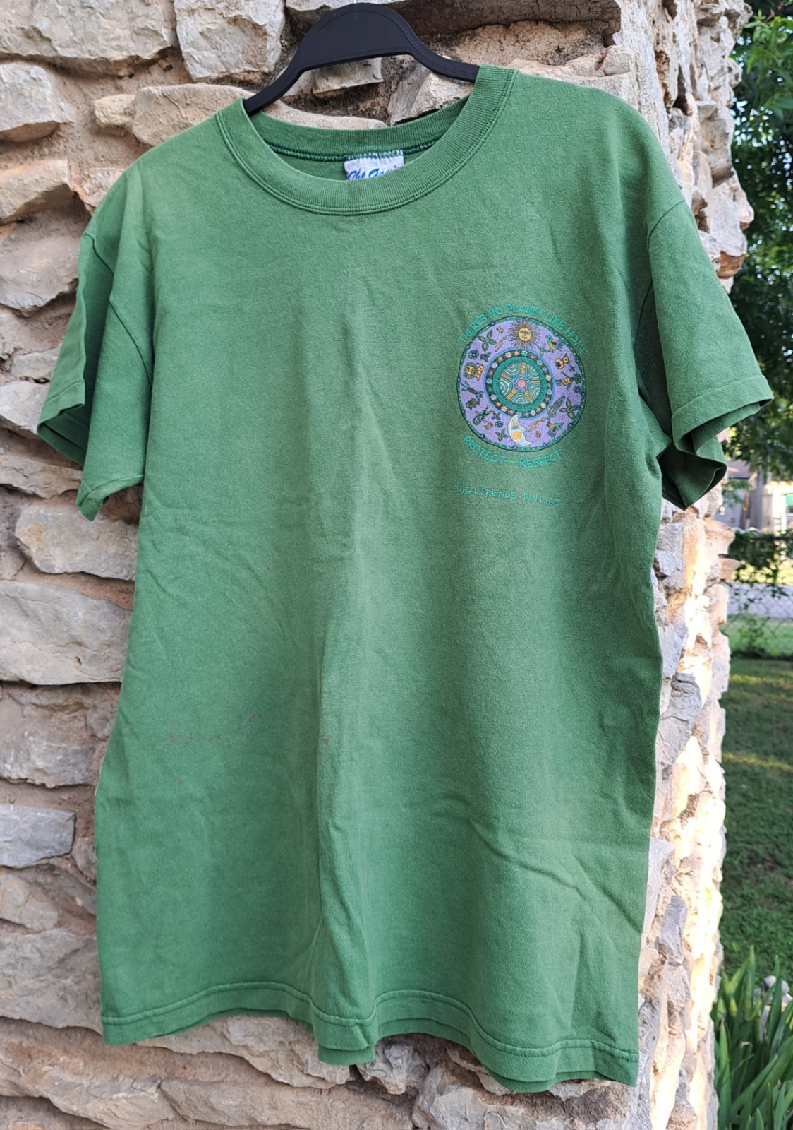 Vtg 90s T Shirt M There’s No Planet Like Home Global Friends San Diego Green
