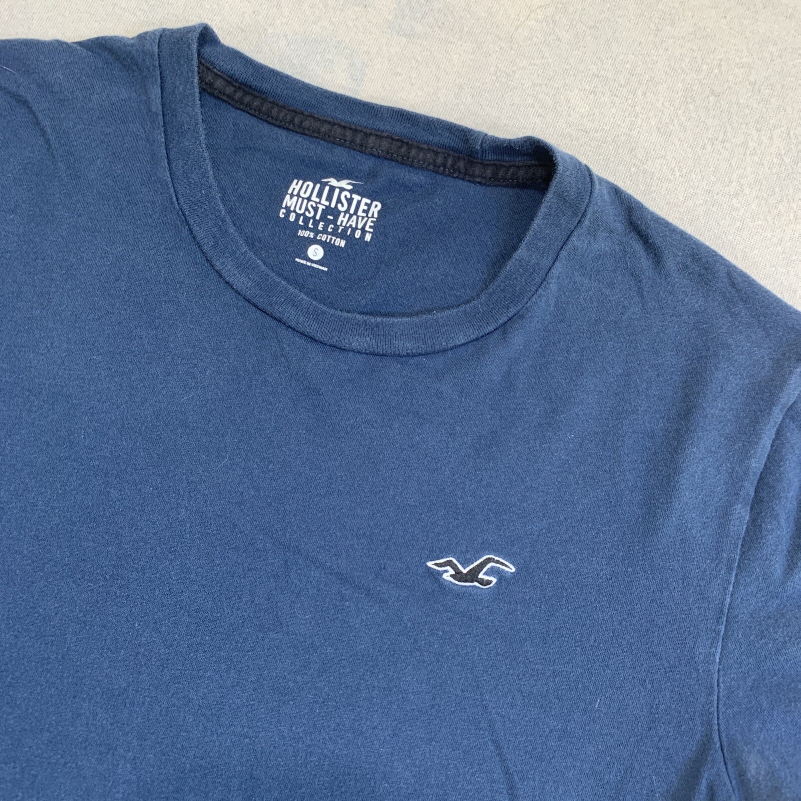 Hollister T Shirt Mens Small Blue Must Have Collection Logo 100% Cotton