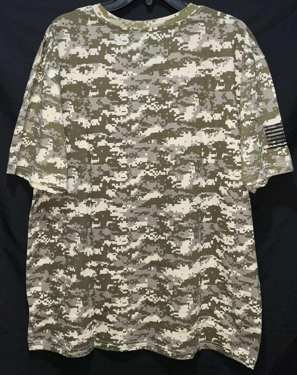 *NWT* MEN’S U.S. ARMY (Size XL) DIGITAL / DESERT CAMO T-SHIRT