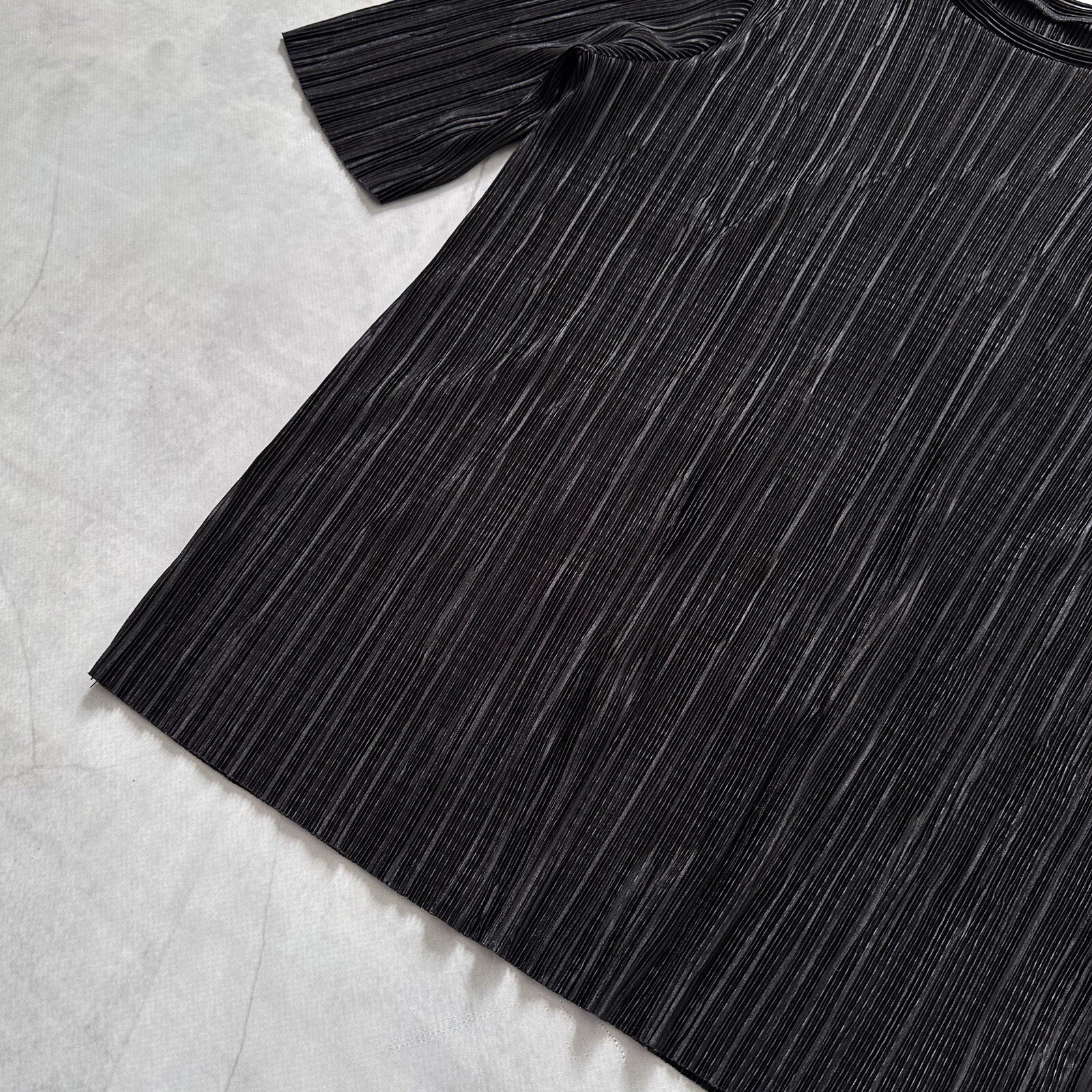 Japan Unbranded Issey Pleats Please Style Vintage Black Pleated T Shirt