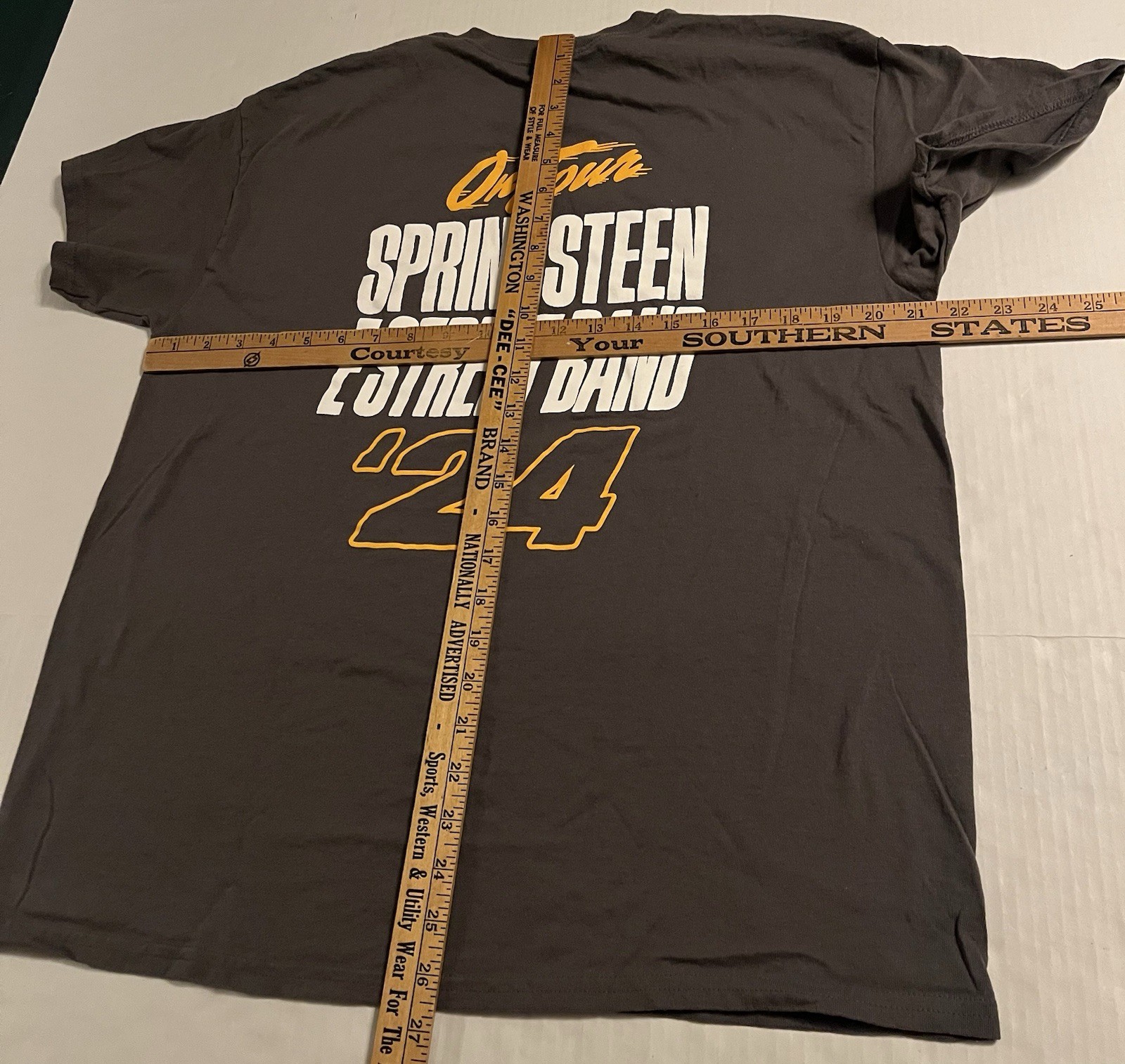 Bruce Springsteen 2024 Concert Tour E Street Band T-Shirt LARGE Music Rock Album