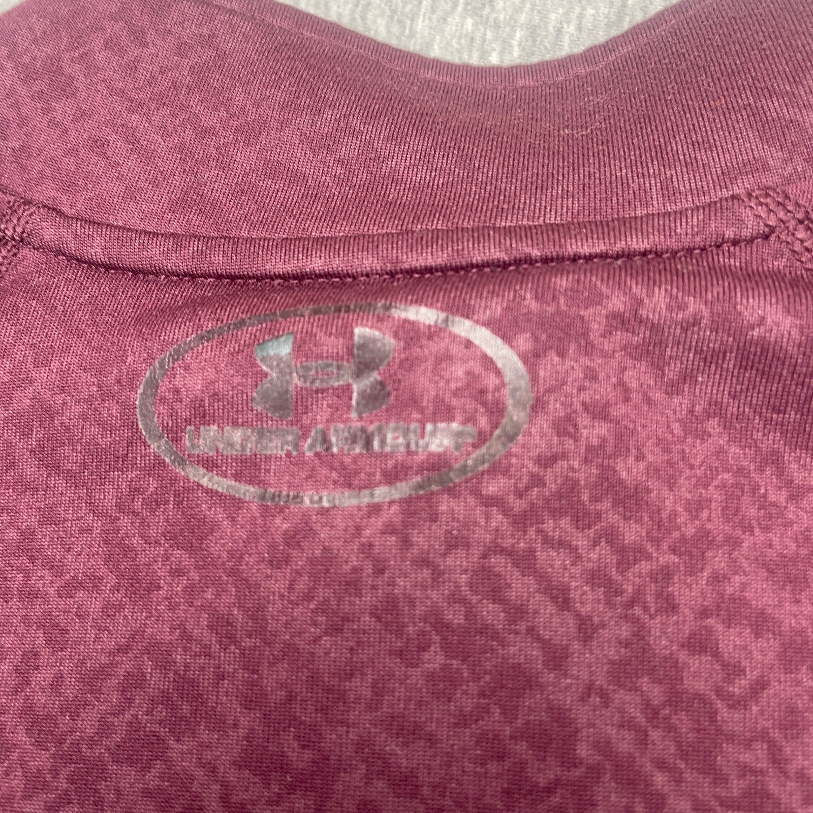 Under Armour Pullover Mens Medium HeatGear 1/4 Zip Maroon Graphic EUC