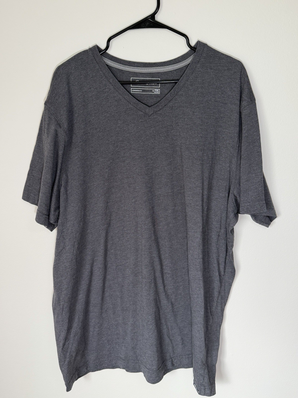 Eddie Bauer Men 2XL Gray Solid V-Neck Short Sleeve T-Shirt