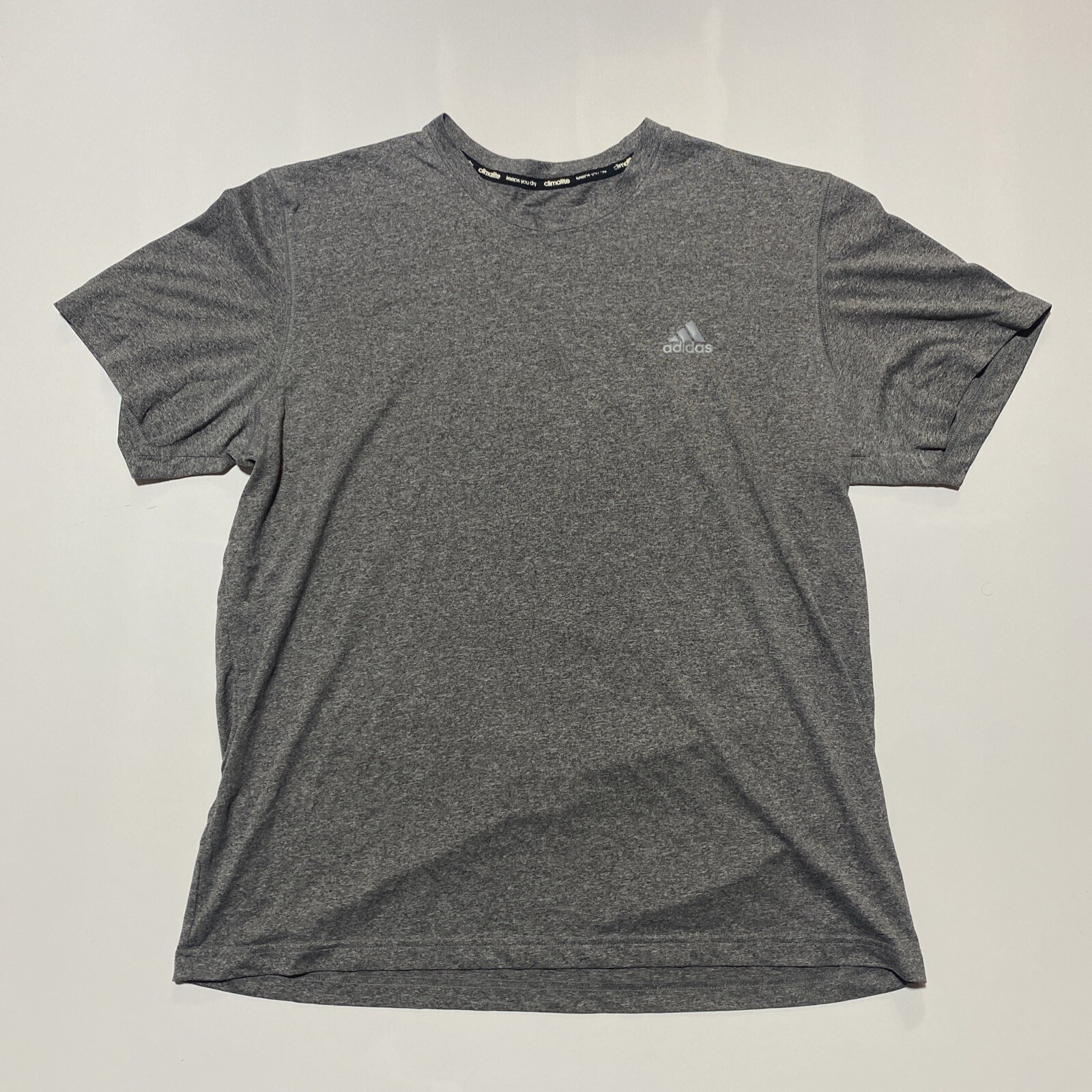 Adidas Climate Men’s Gray T Shirt Size XL Short Sleeve Front Logo Round Neck