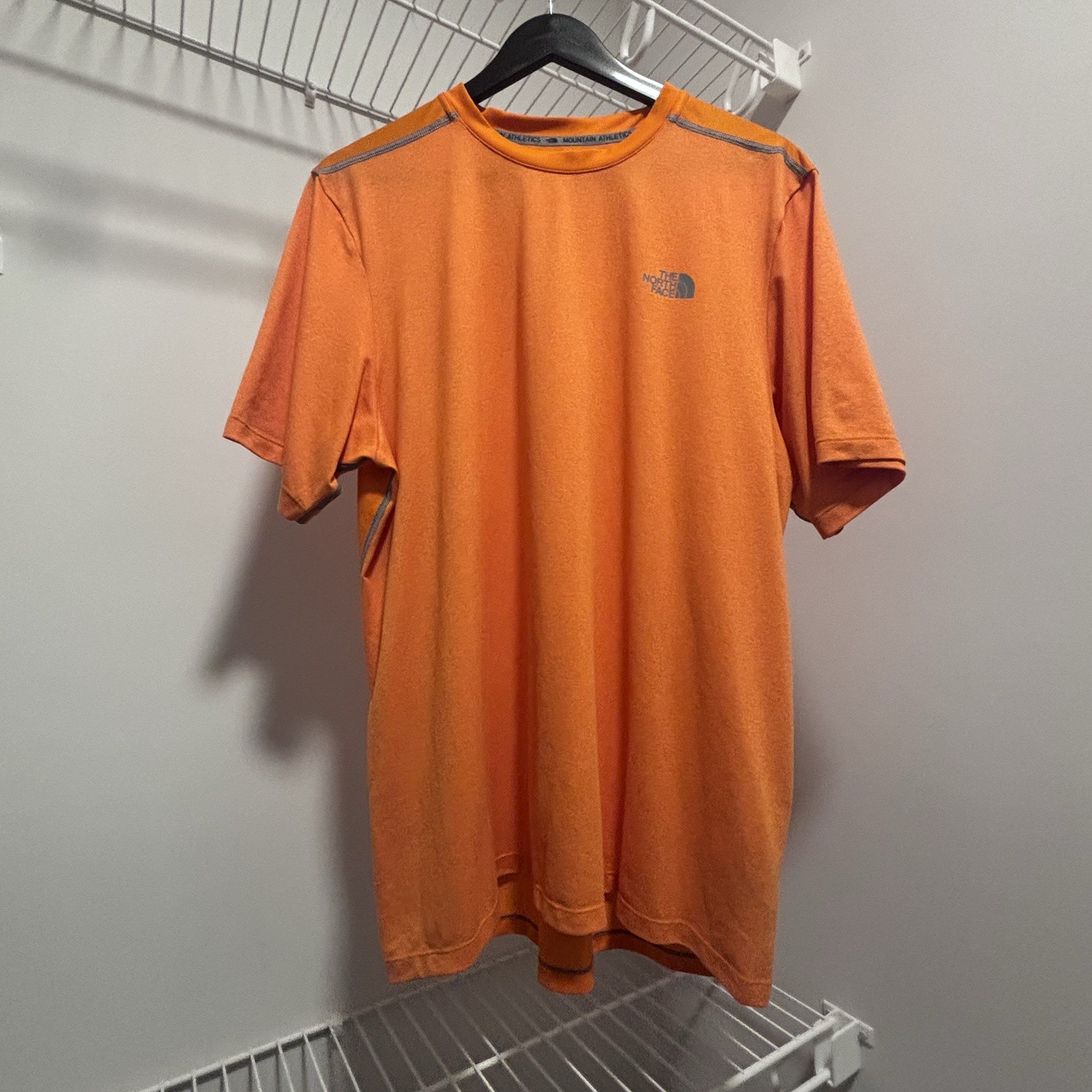The North Face Men’s Short Sleeve T-Shirt Size Large, Orange, Outdoor Hiking