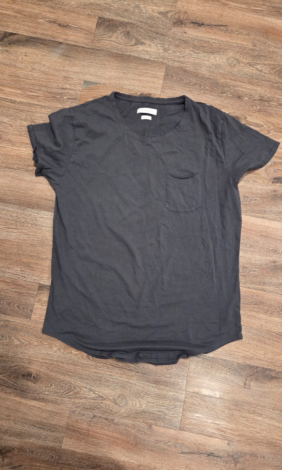 Standard/Cloth Scoop Neck Curved Hem Tee in Gray for Men – Large