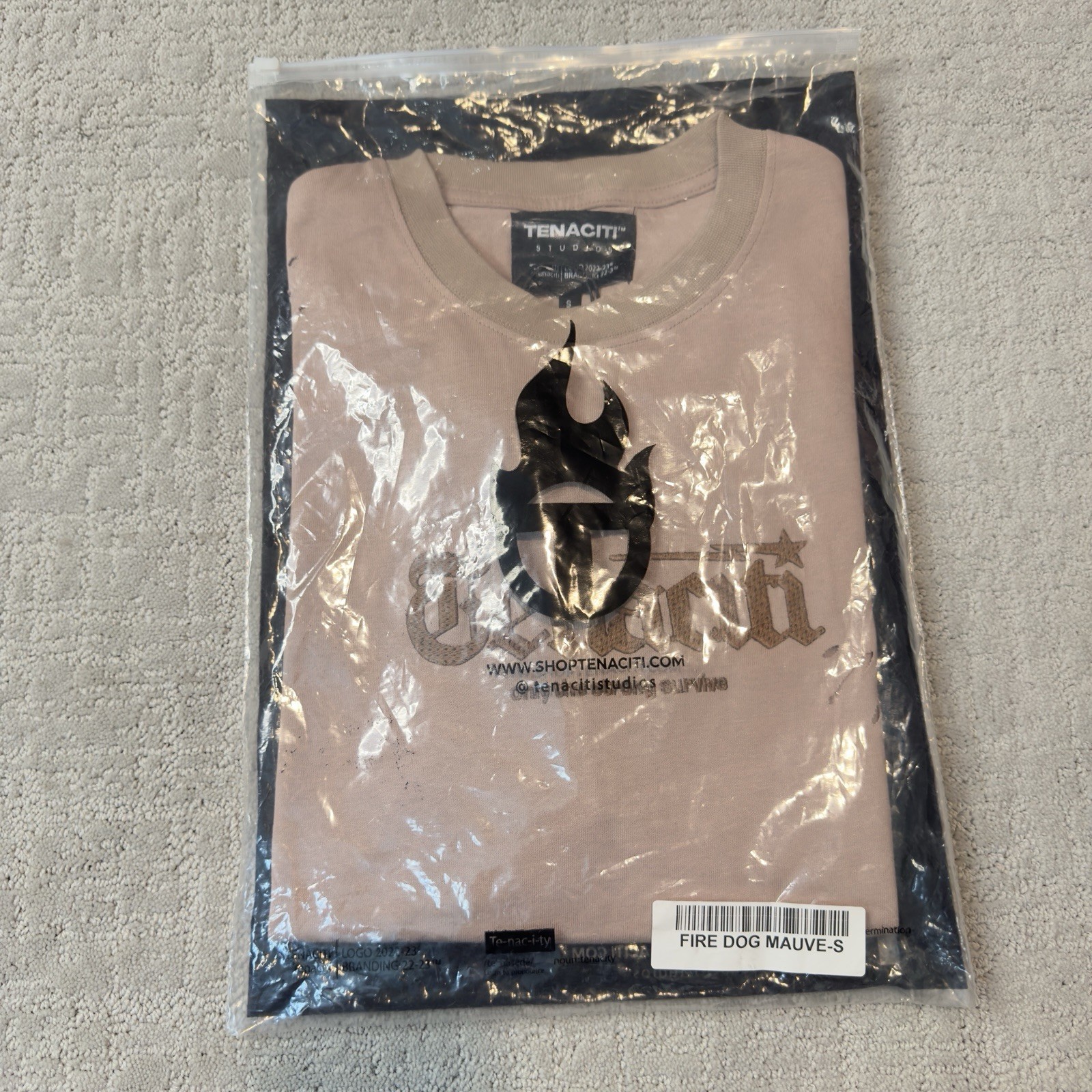 Mauve Tenaciti Distressed graphic embroidered t shirt size small tagged in bag