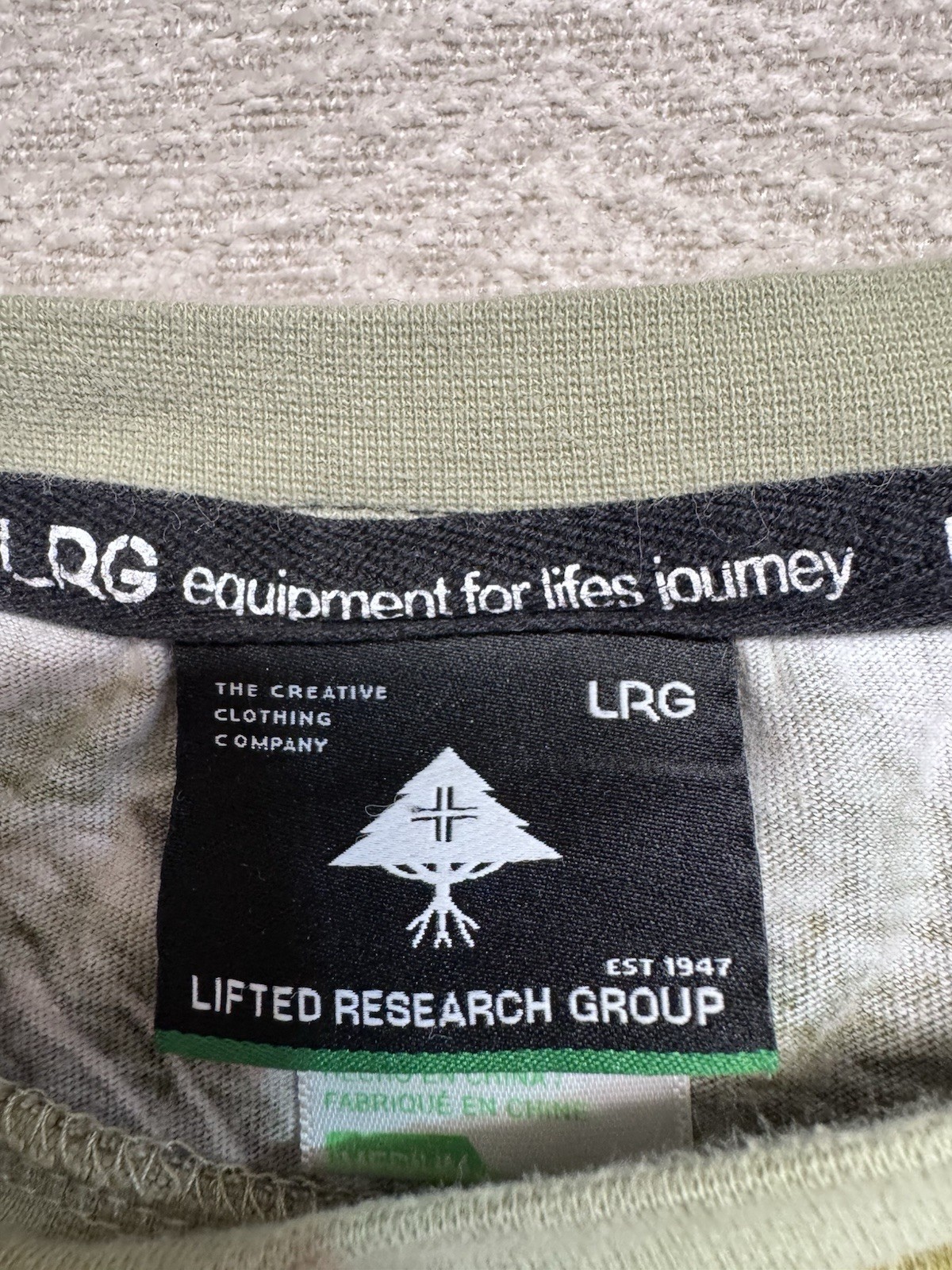 LRG Lifted Research Group LRG Camo Print T-Shirt Size M Front Pocket
