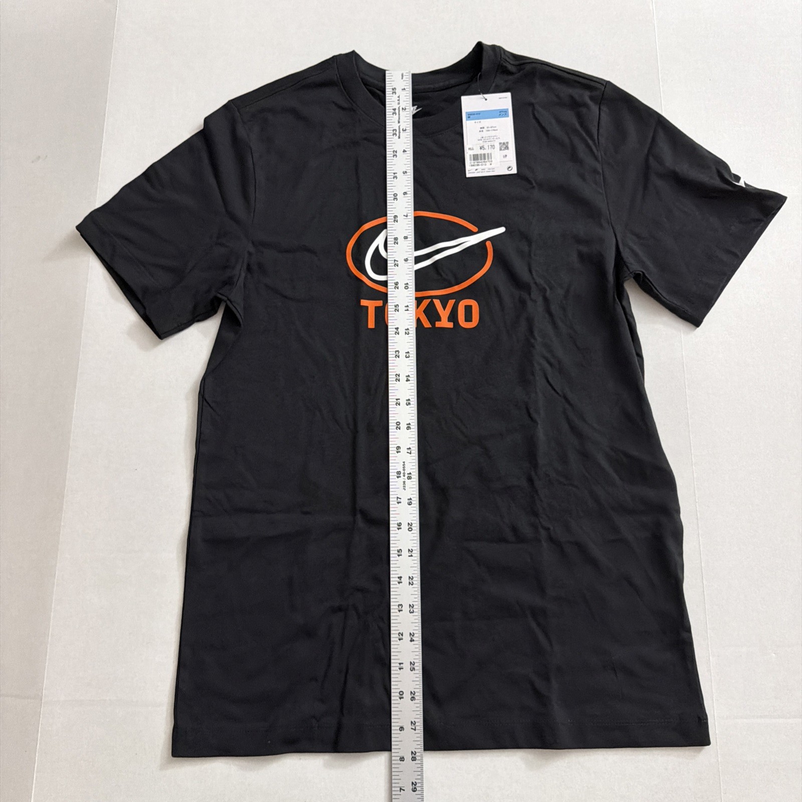 Nike Tokyo Japan Exclusive Swoosh Black Orange T Shirt Size Medium. IB8036-010