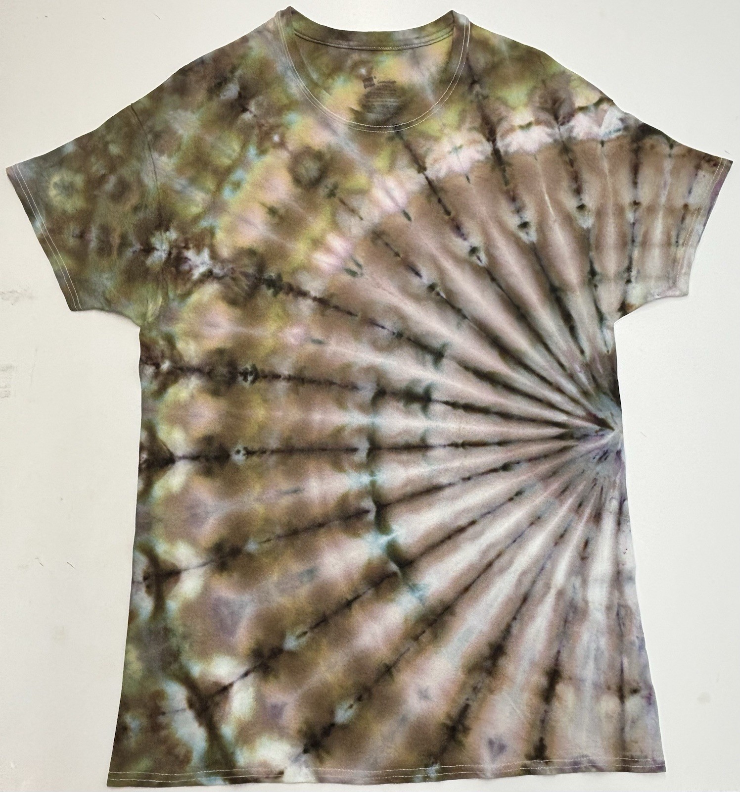 Hanes Handmade Ice Dye Unisex Adult T-Shirt Size Large Color Wild Thing Tee NEW
