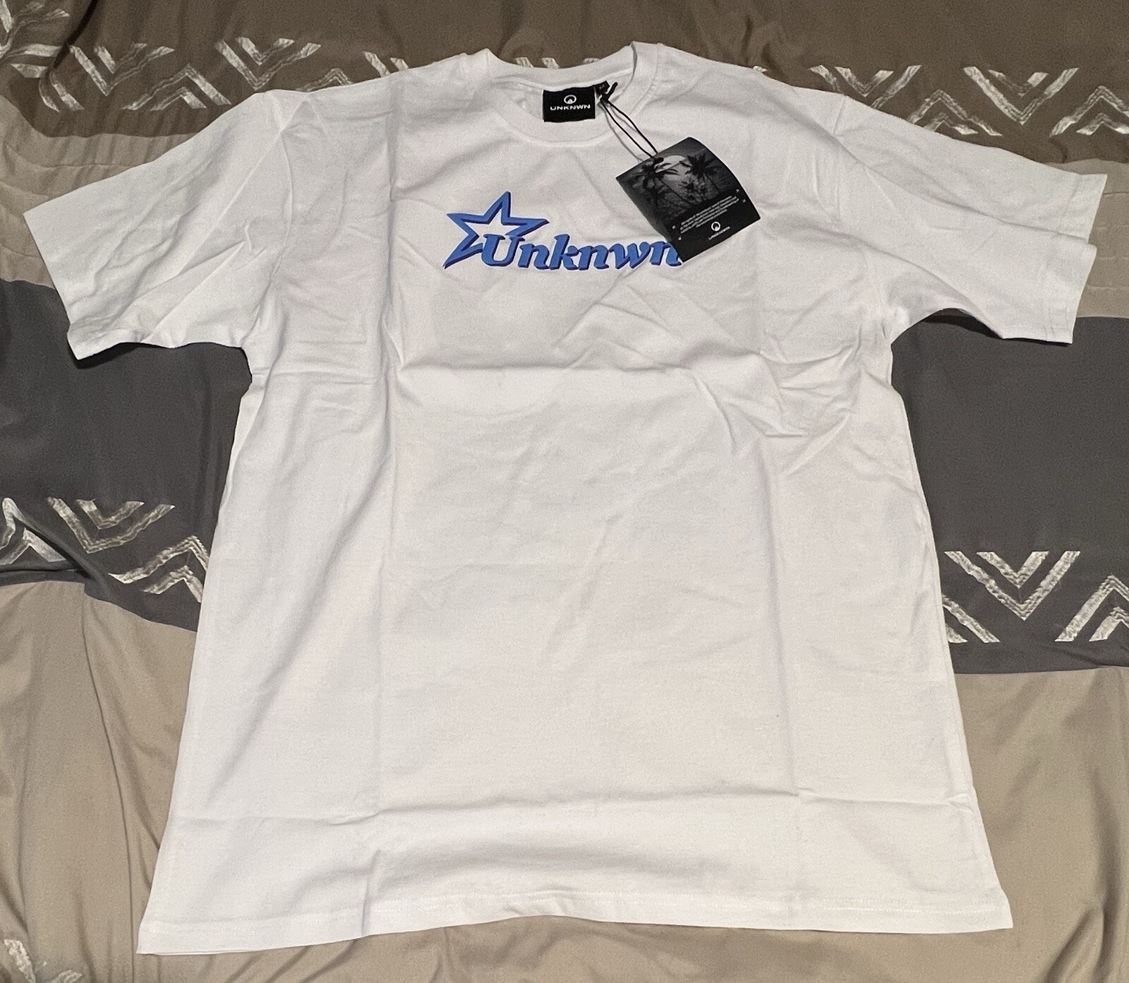 UNKNWN Lebron James Tee Size Medium (New) SHIPS NOW (READ DESCRIPTION)