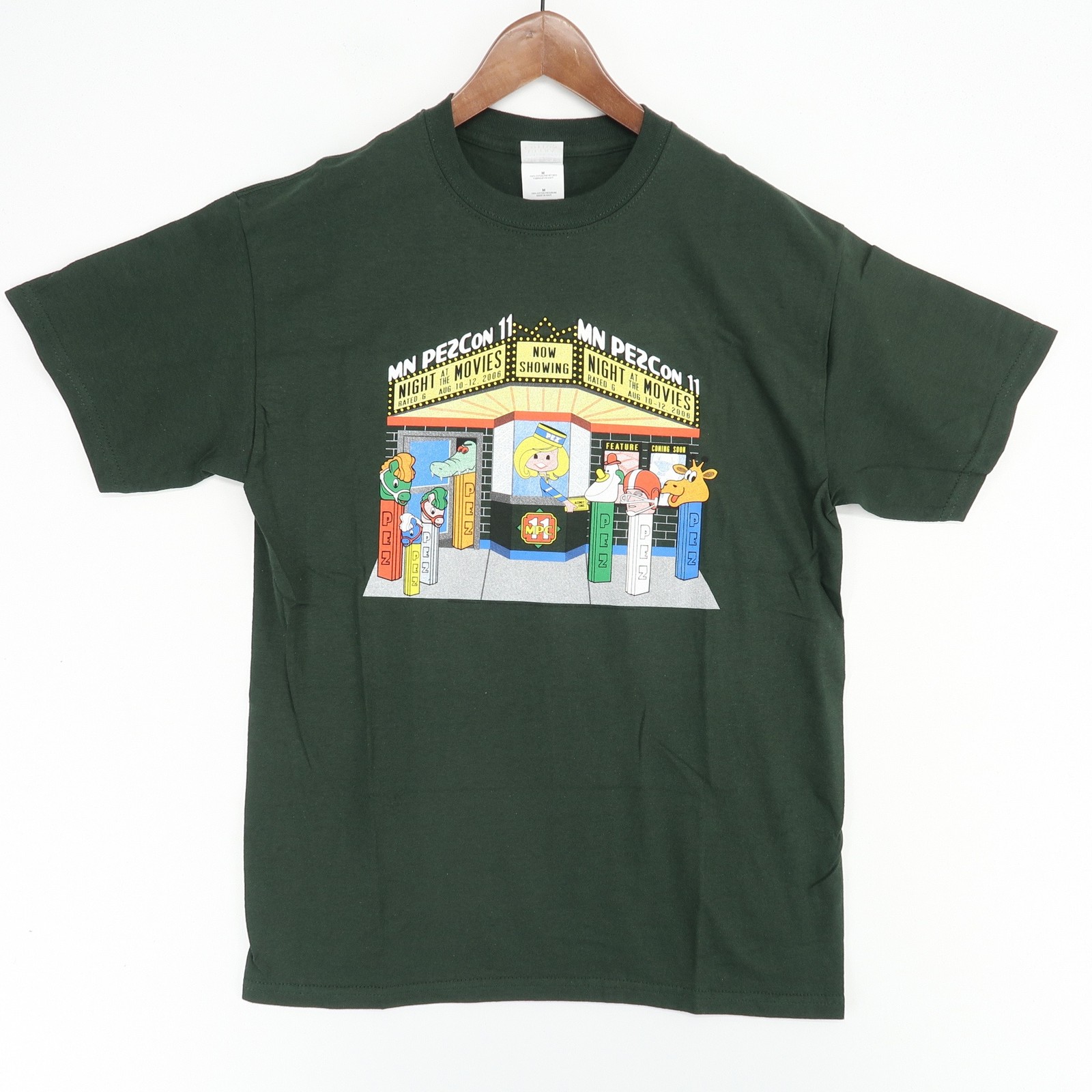 MN PEZCon 11 Shirt Mens Medium Green 2006 Night at the Movies PEZ Dispenser Tee