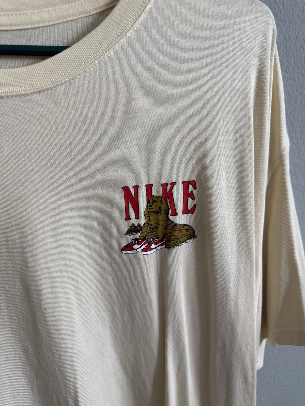 Nike SB Size XL Yellow Loose Fit Tshirt Short Sleeve