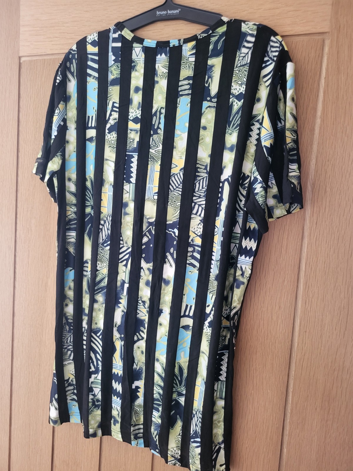 Bruno Banani Tribal / Jungle Colourful Graphic T-Shirt / Top – Size Medium