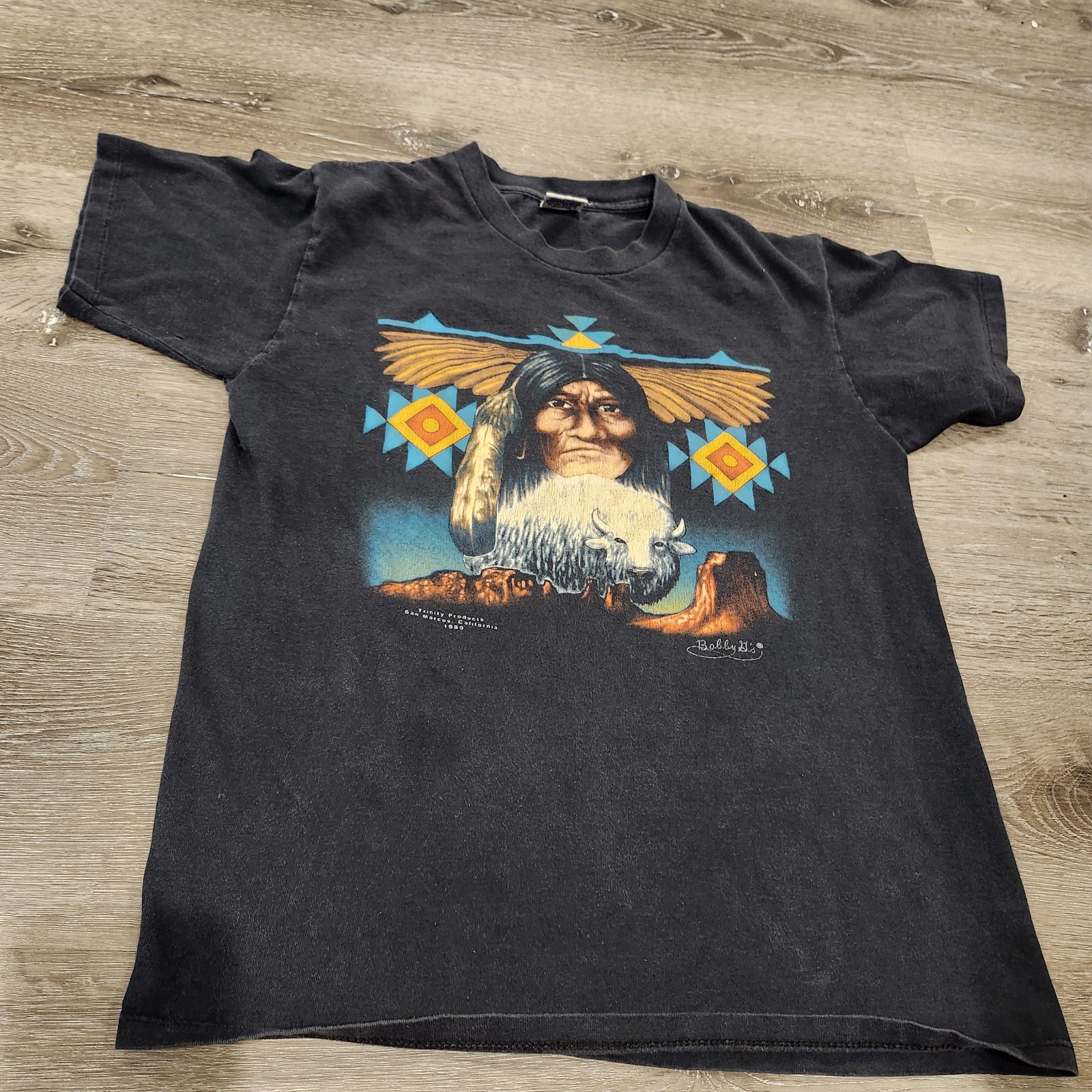 1989 Native American Indian Bison Trinity Products Shirt M Single Stitch USA
