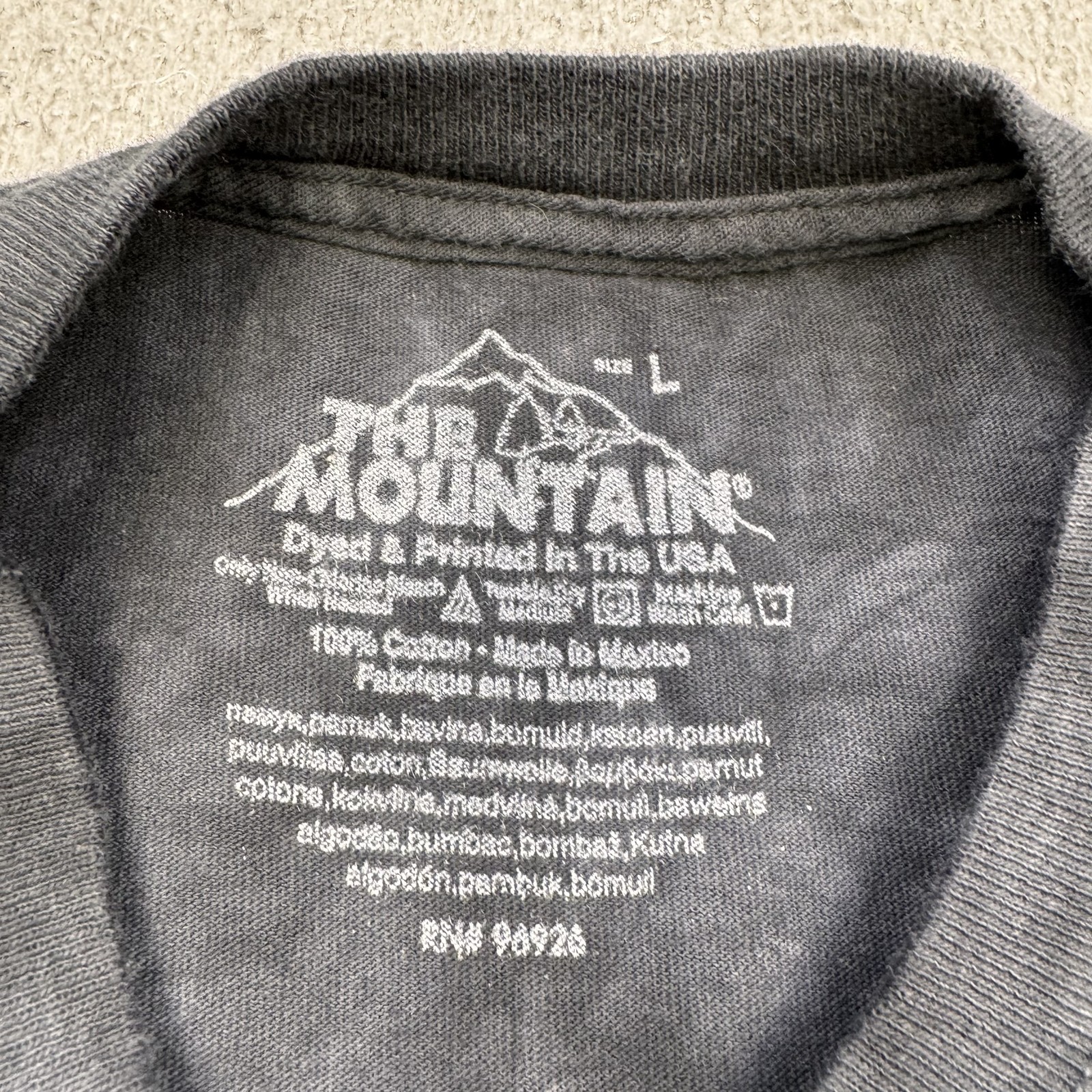 The Mountain Shirt Mens Large Skeleton Guitar Flames Lightning James Ryman 2011
