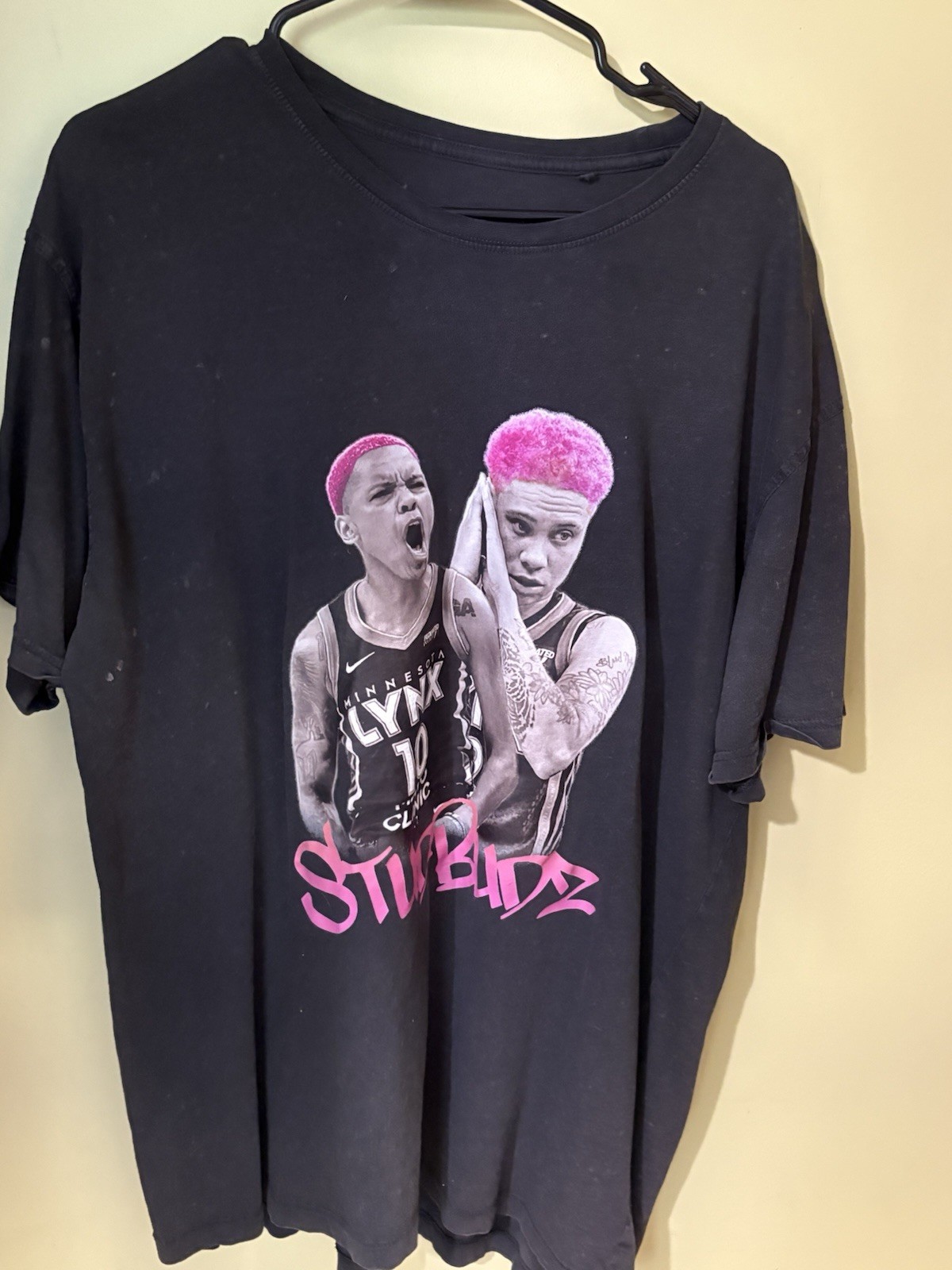 Men’s STUDBUDZ Black/Pink/bleach flecks/ Graphic Print Crew Neck