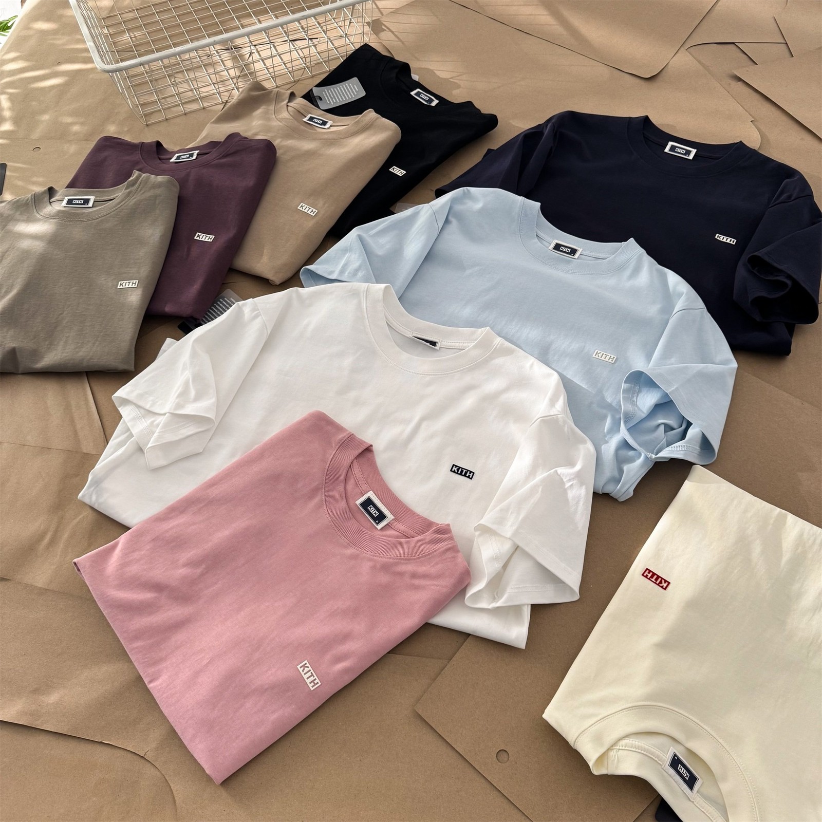 Kith Simple Flocked Small Box Logo Loose Neck Solid Color Short Sleeve Couple