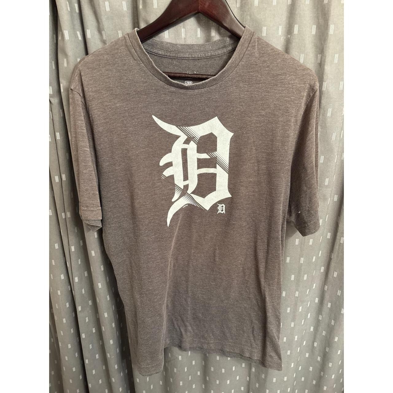 Detroit Tigers MLB Genuine Merchandise T-Shirt Grey Old English D Logo Mens LG