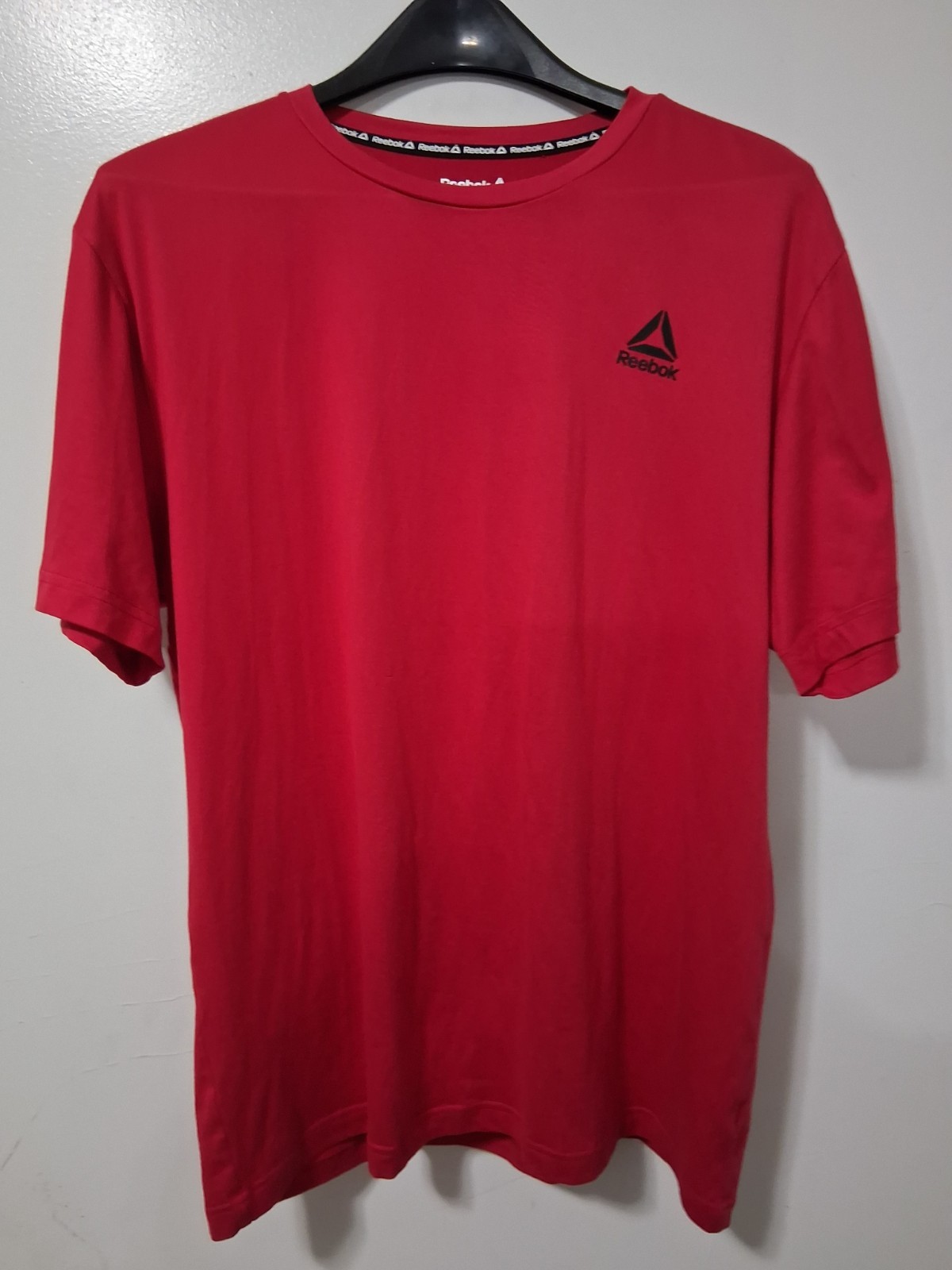 REEBOK Red Athletic Dri-fit Style Tee Shirt! Stretchable! Size Medium