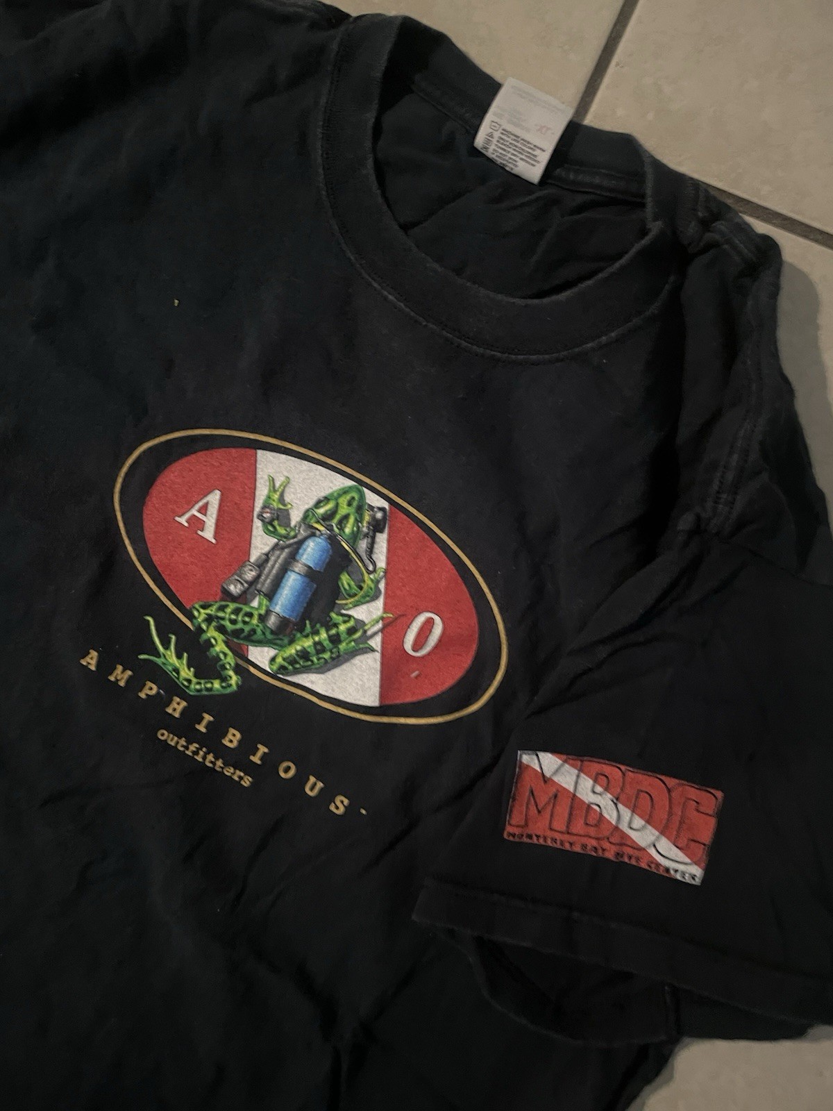 Amphibious Outfitters Vtg 3D Diving Frog Spear Fishing Diver Aquatic T Shirt XL