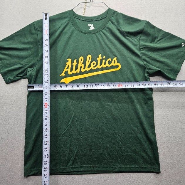 Badger Sport Men’s Size Large Green Athletics Baseball Short Sleeve T-Shirt
