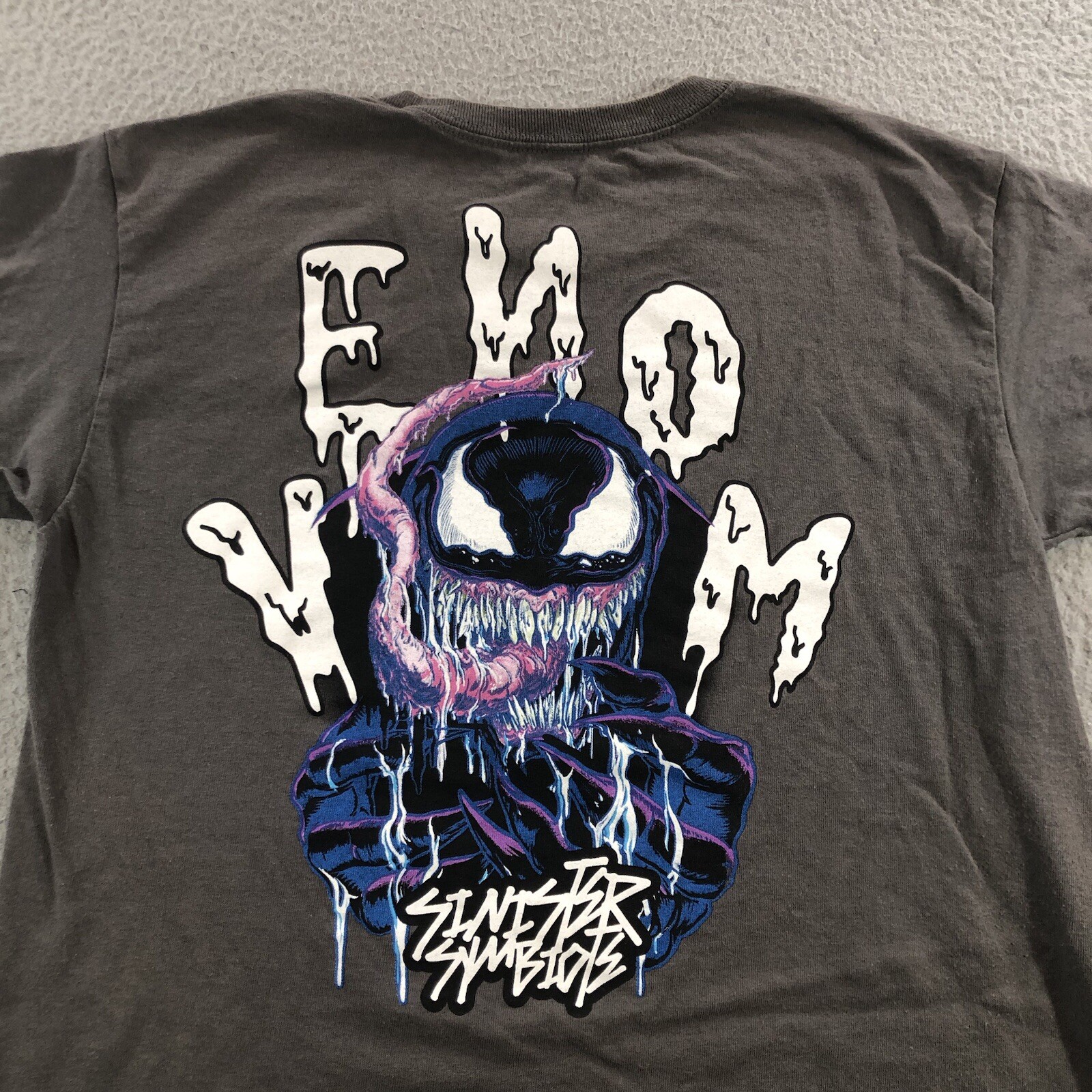 marvel venom t shirt Kids L Gray Graphic Print