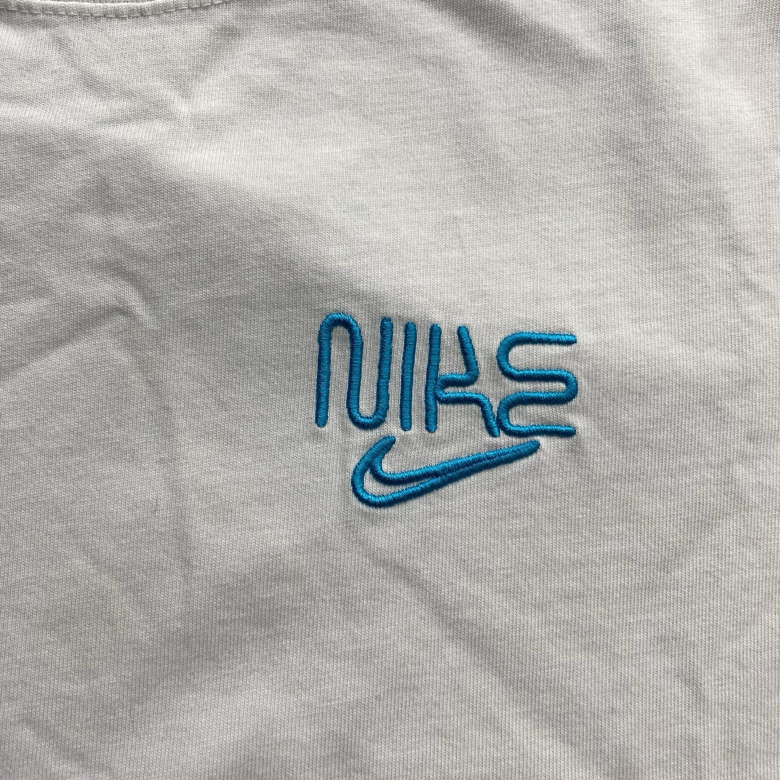 Nike Basketball Miami Exploration T-Shirt White Neon Blue Embroidered Mens M