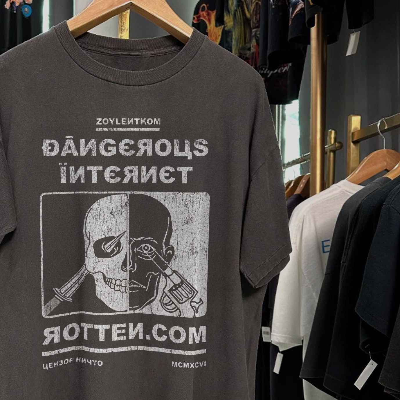 90s Rotten Dot Com ‘Dangerous Internet’ Washed T-Shirt Black L