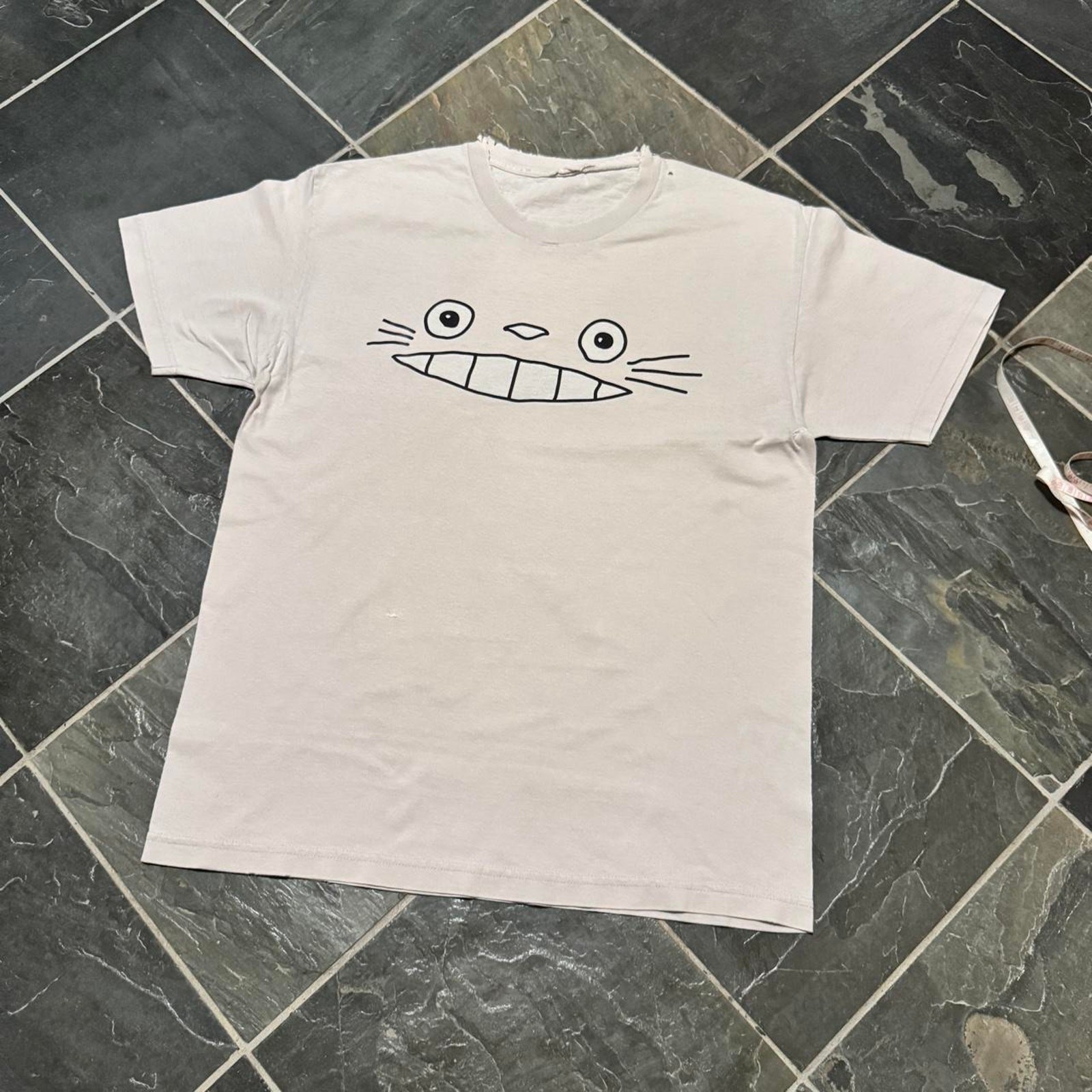 VINTAGE 00s Studio Ghibli “My Neighbor Totoro” Grayish White Graphic Tee – Large