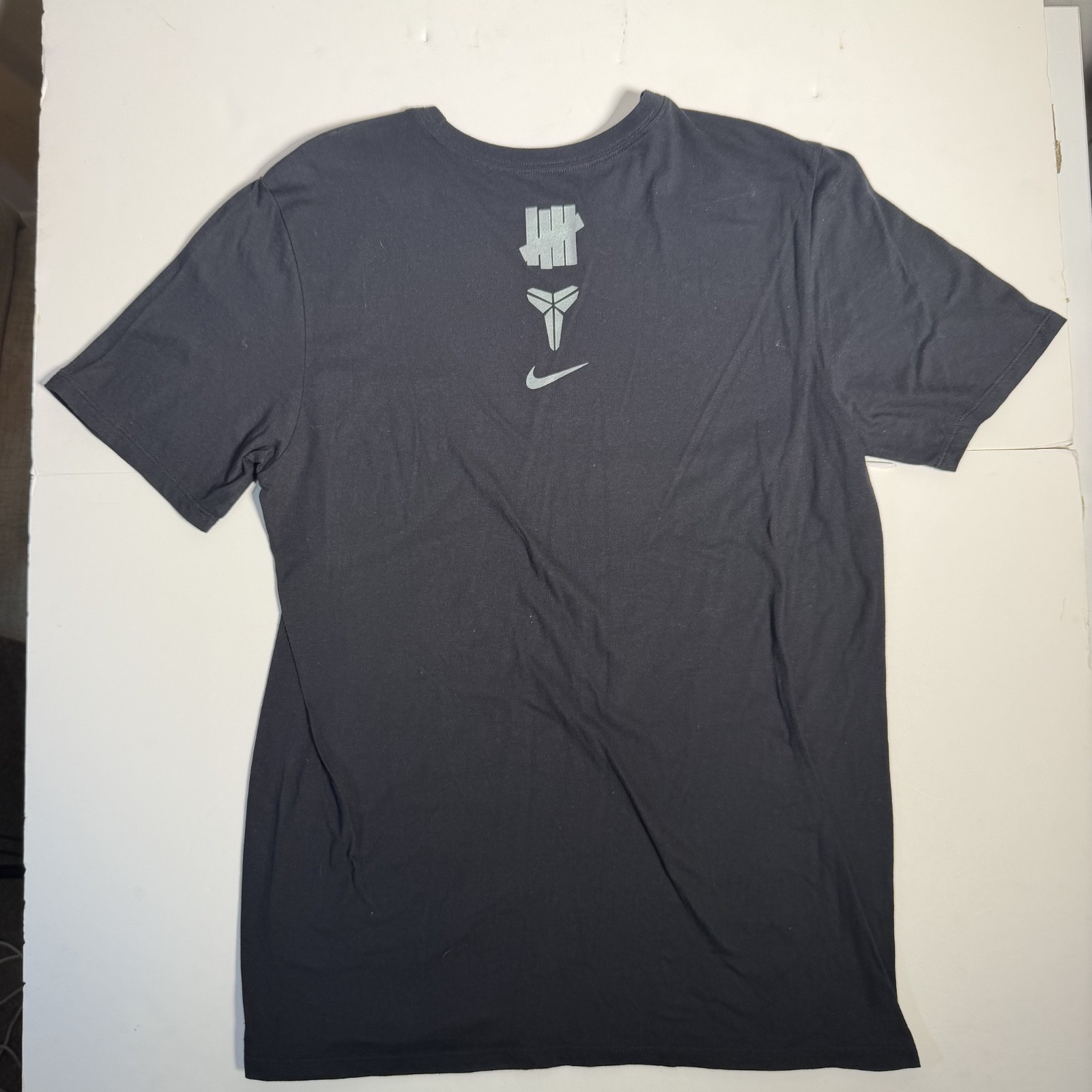 Nike Kobe Bryant Undefeated Mamba Day T-Shirt Black Size Medium
